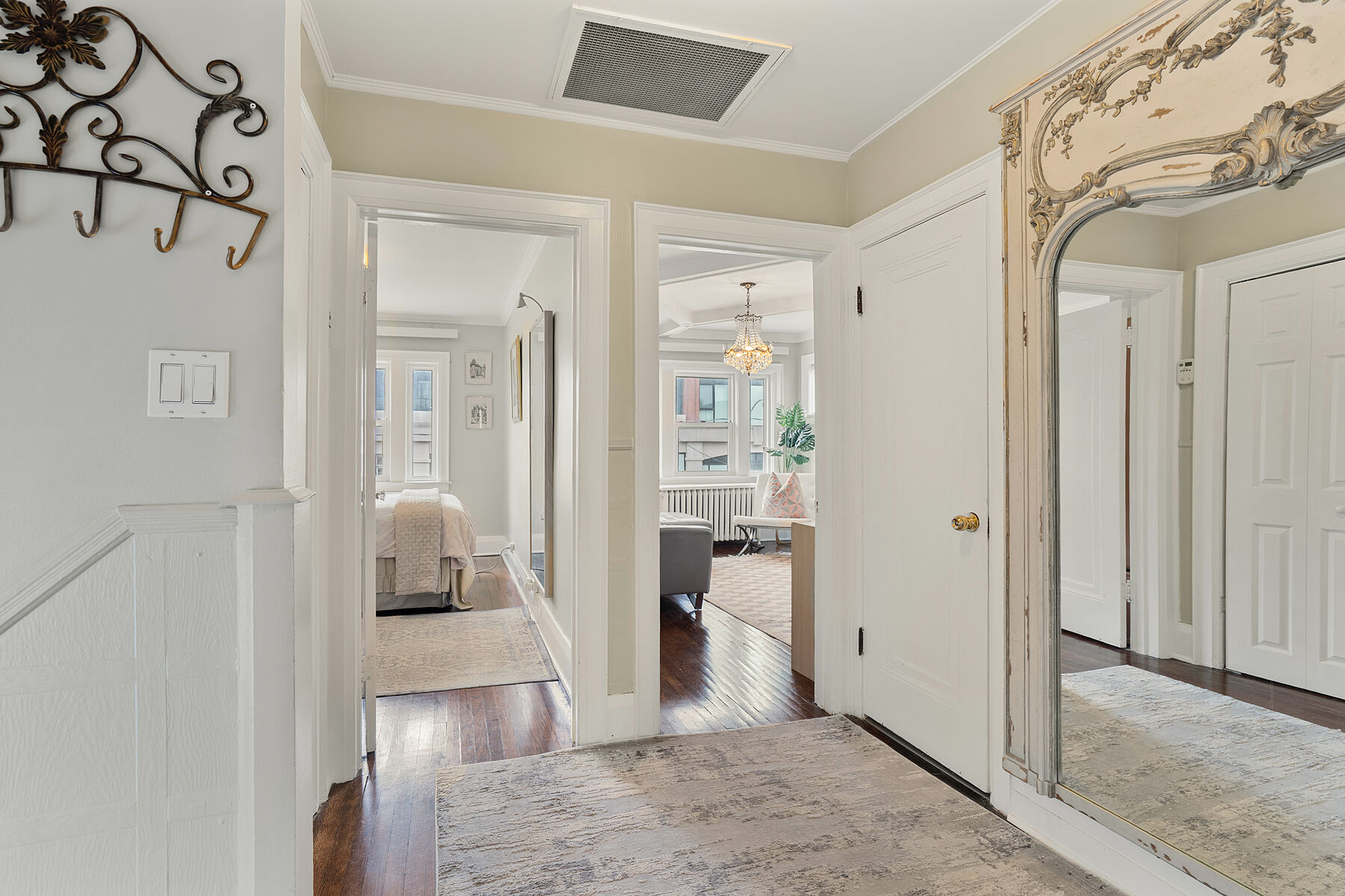  Rare Duplex in Davisville - 物件實景