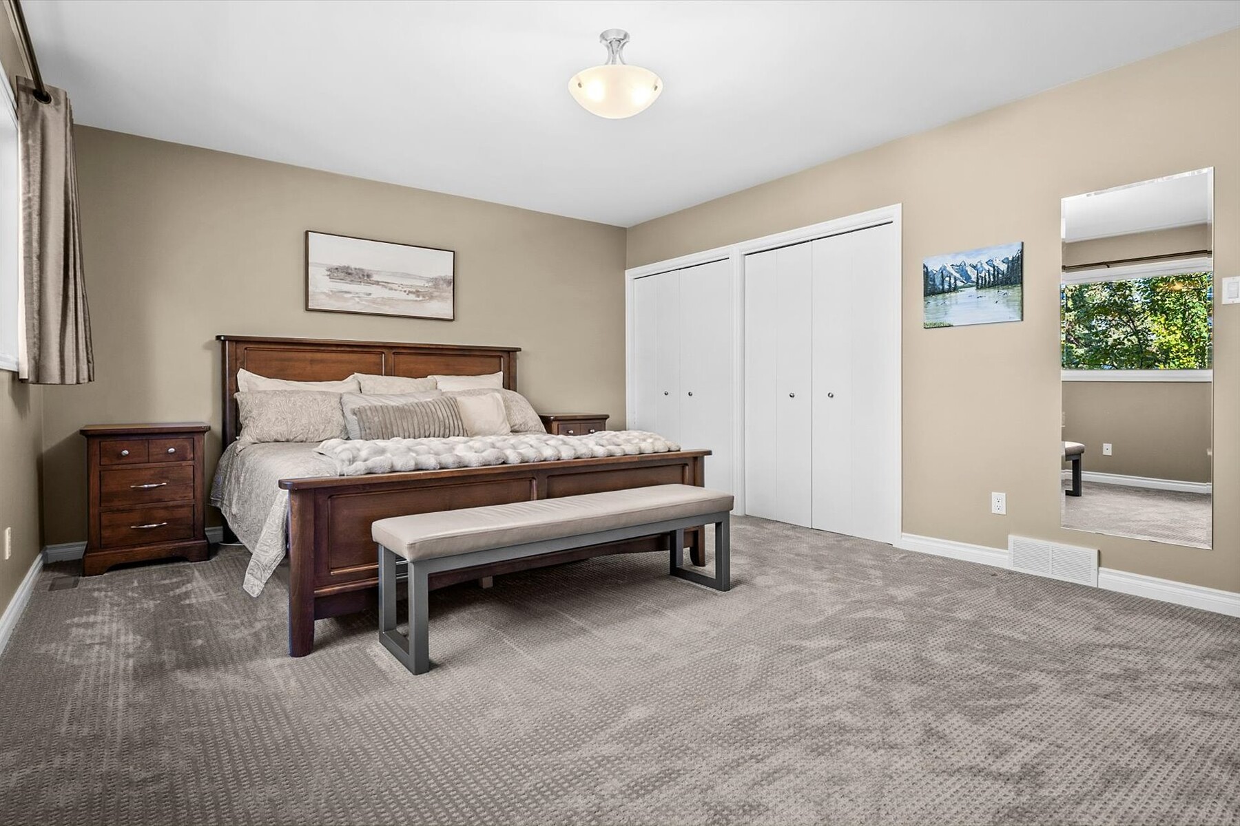  6526 Laurentian Way SW - 物件實景