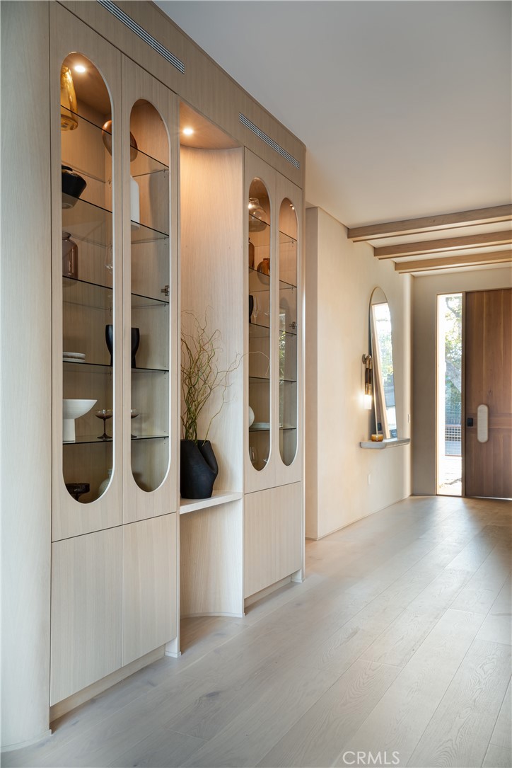 Sherman Oaks, California, 91423, United States, 6 Bedrooms Bedrooms, ,7 BathroomsBathrooms,Residential,For Sale,1990929