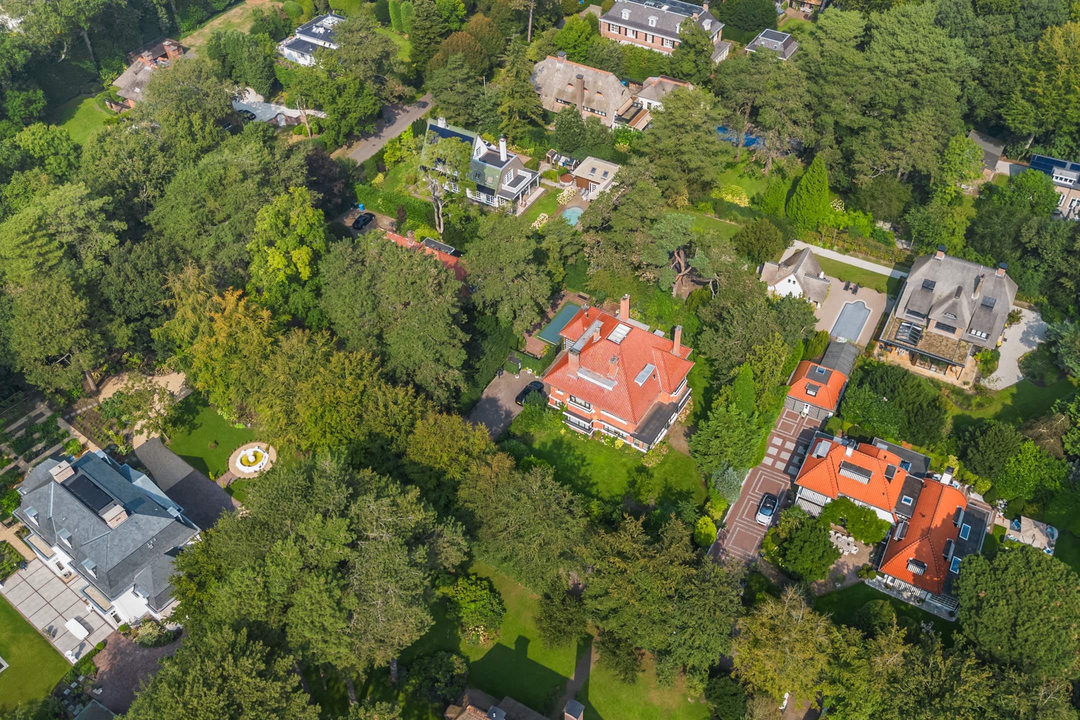  Spacious, turn-key family villa with swimming pool and guest accommodation - 物件實景