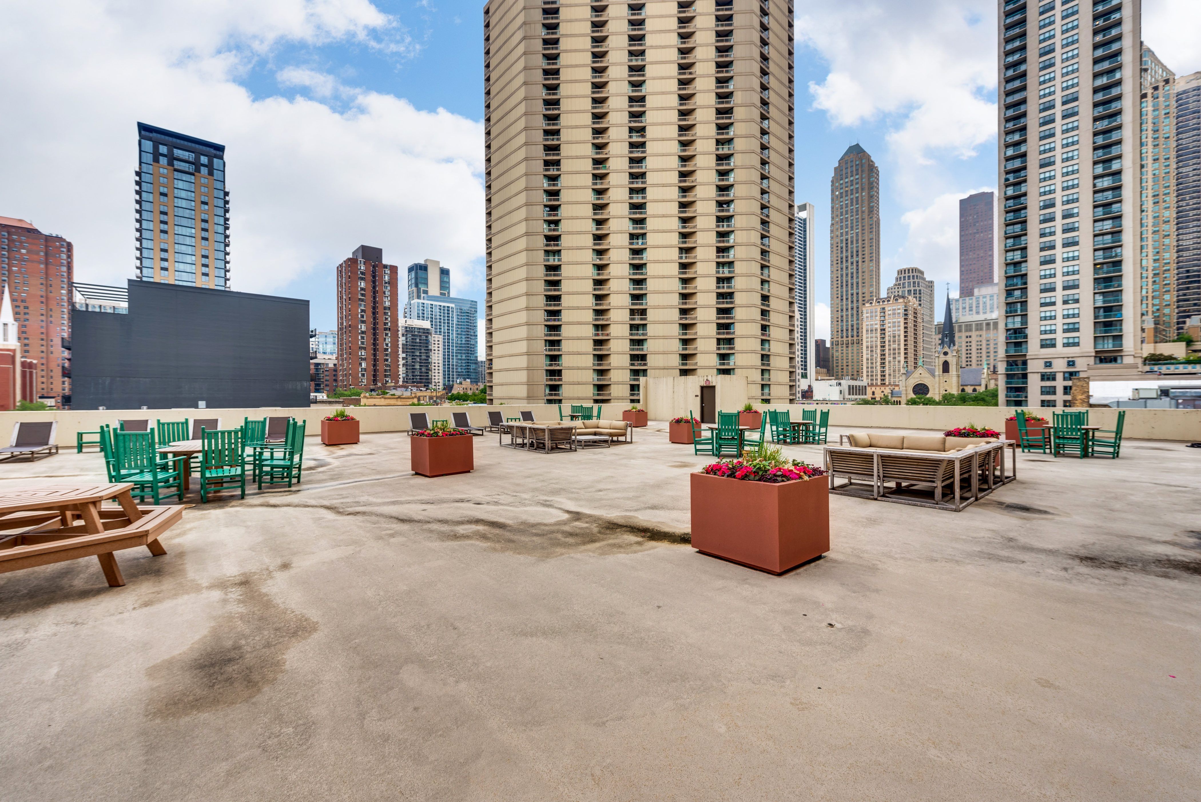  Corner Condo in River North