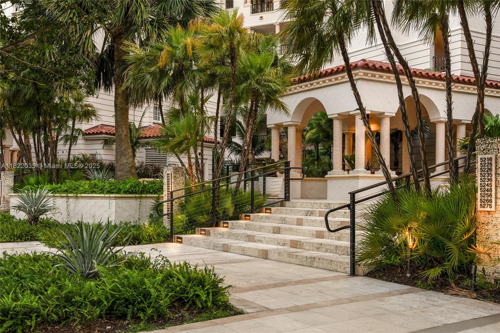 Miami Beach, Florida, 33109, United States, 4 Bedrooms Bedrooms, ,5 BathroomsBathrooms,Residential,For Sale,1858319