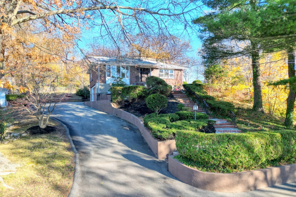 Braintree, Massachusetts, 02184, United States, 3 Bedrooms Bedrooms, ,3 BathroomsBathrooms,Residential,For Sale,2001239