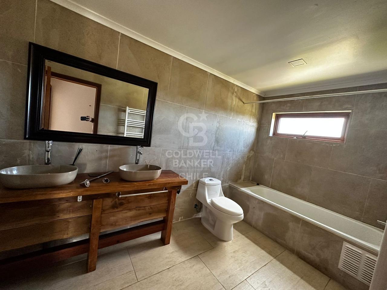 Puerto Varas, Chile, 5 Bedrooms Bedrooms, ,4 BathroomsBathrooms,Residential,For Sale,1962371