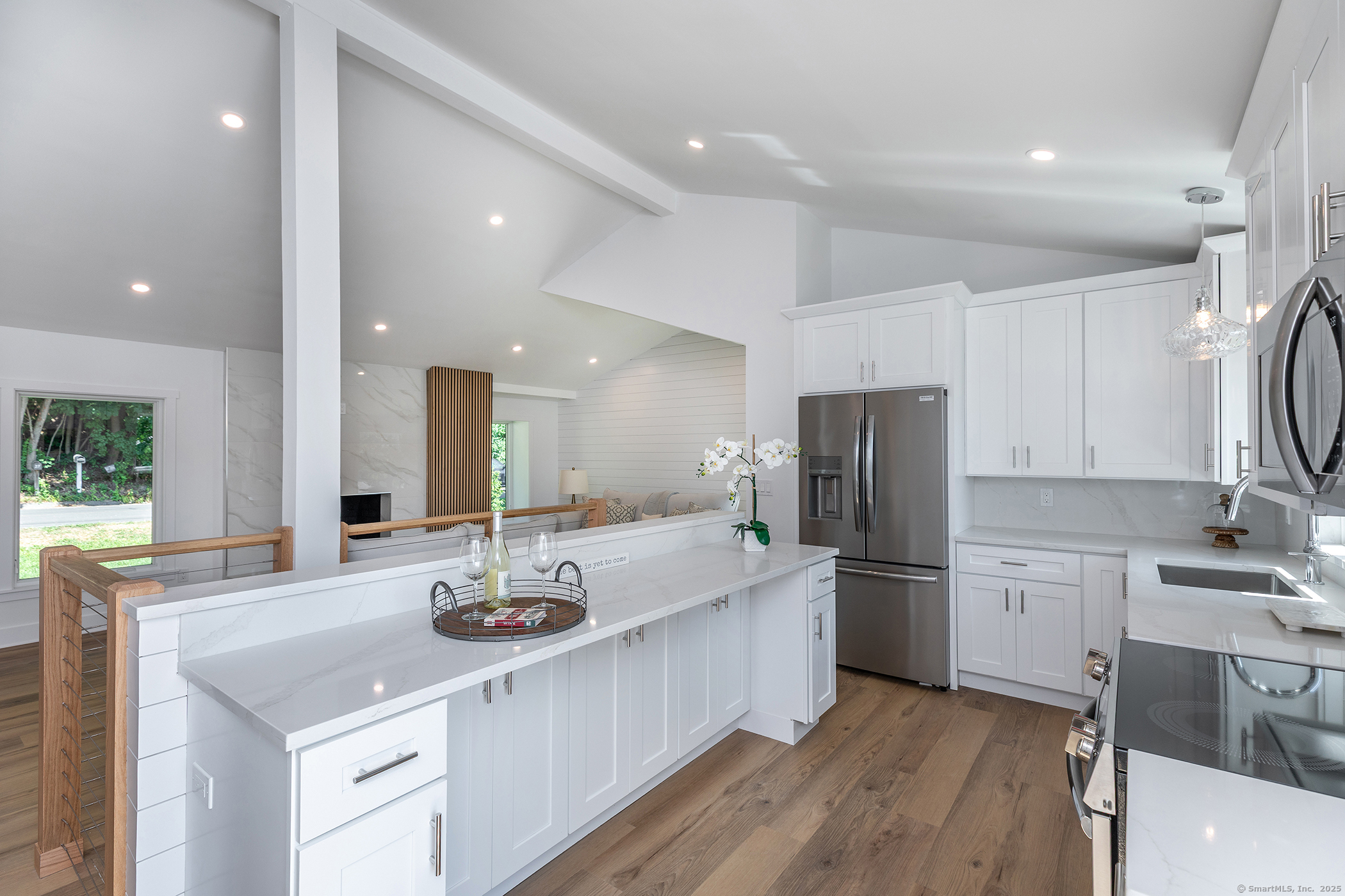 Brookfield, Connecticut, 06804, United States, 3 Bedrooms Bedrooms, ,2 BathroomsBathrooms,Residential,For Sale,1911070