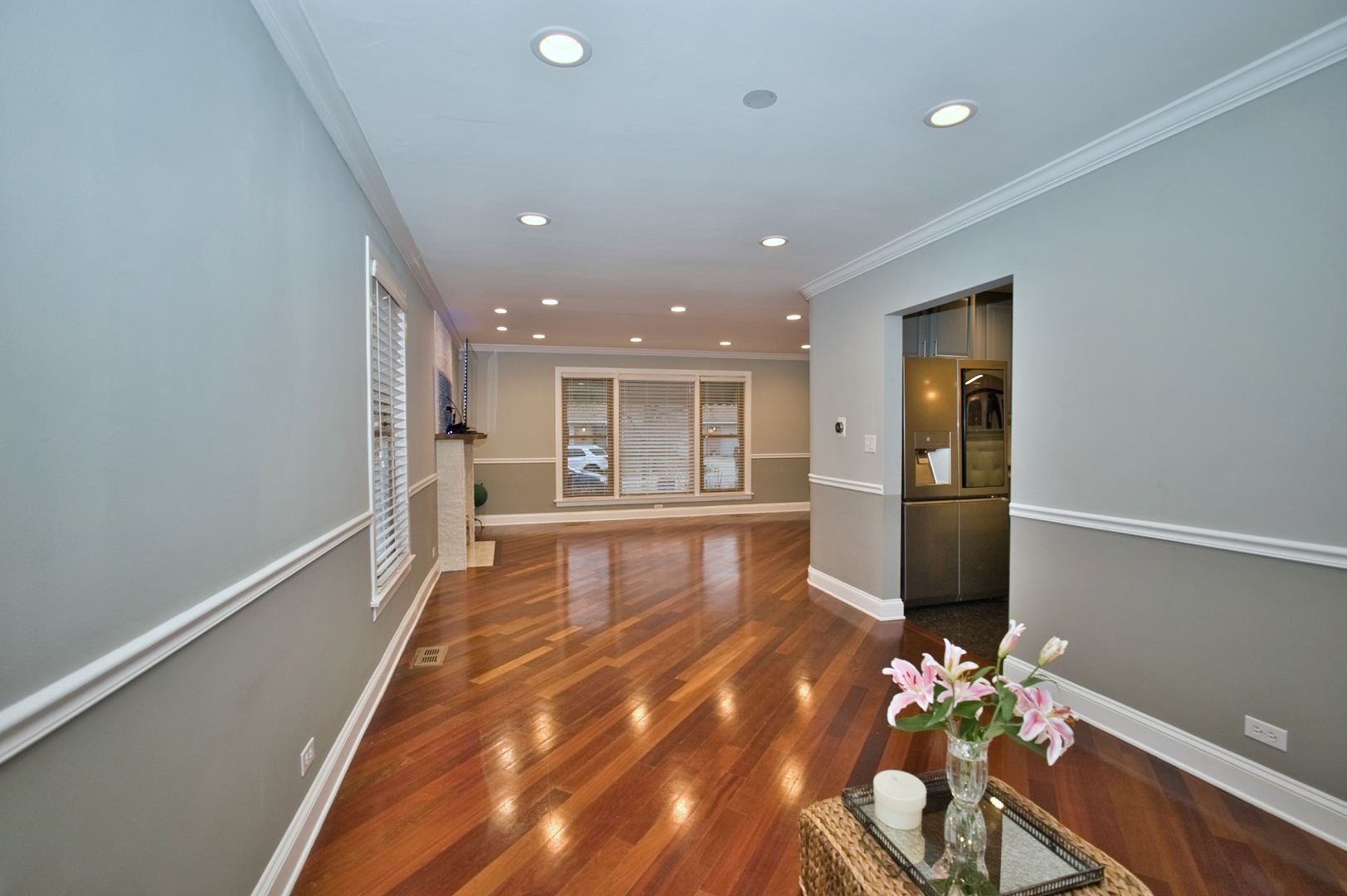 Skokie, Illinois, 60077, United States, 3 Bedrooms Bedrooms, ,4 BathroomsBathrooms,Residential,For Sale,2008583