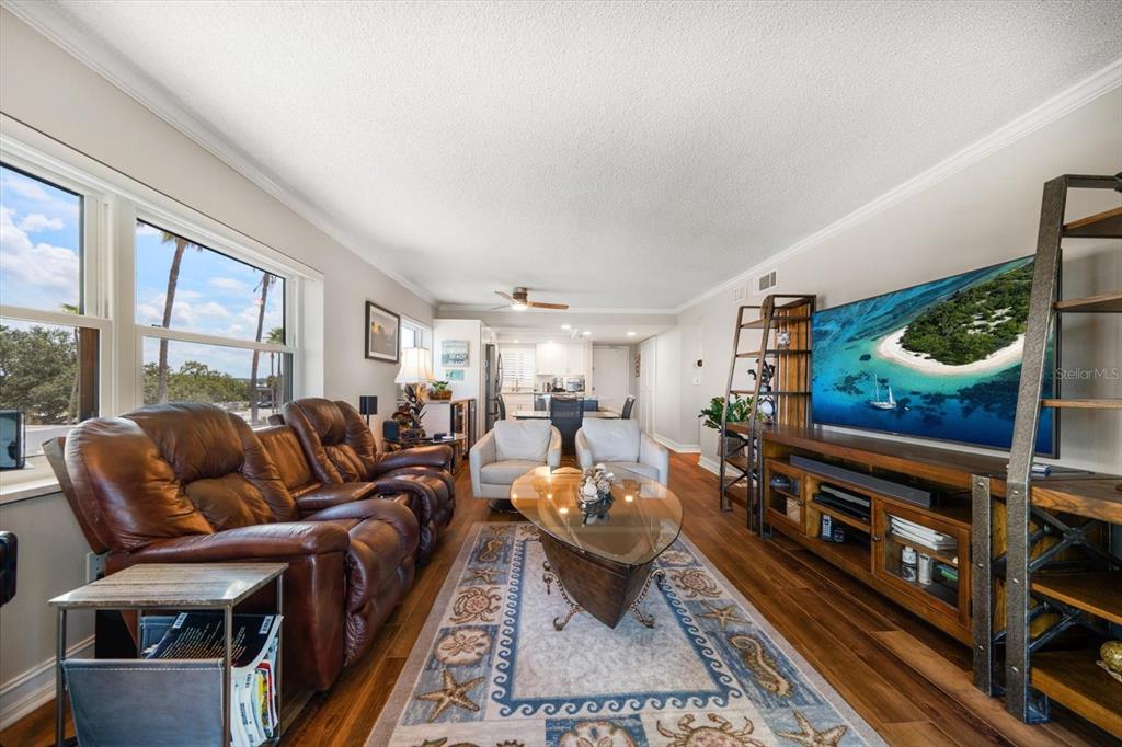 Clearwater Beach, Florida, 33767, United States, 2 Bedrooms Bedrooms, ,2 BathroomsBathrooms,Residential,For Sale,1912090