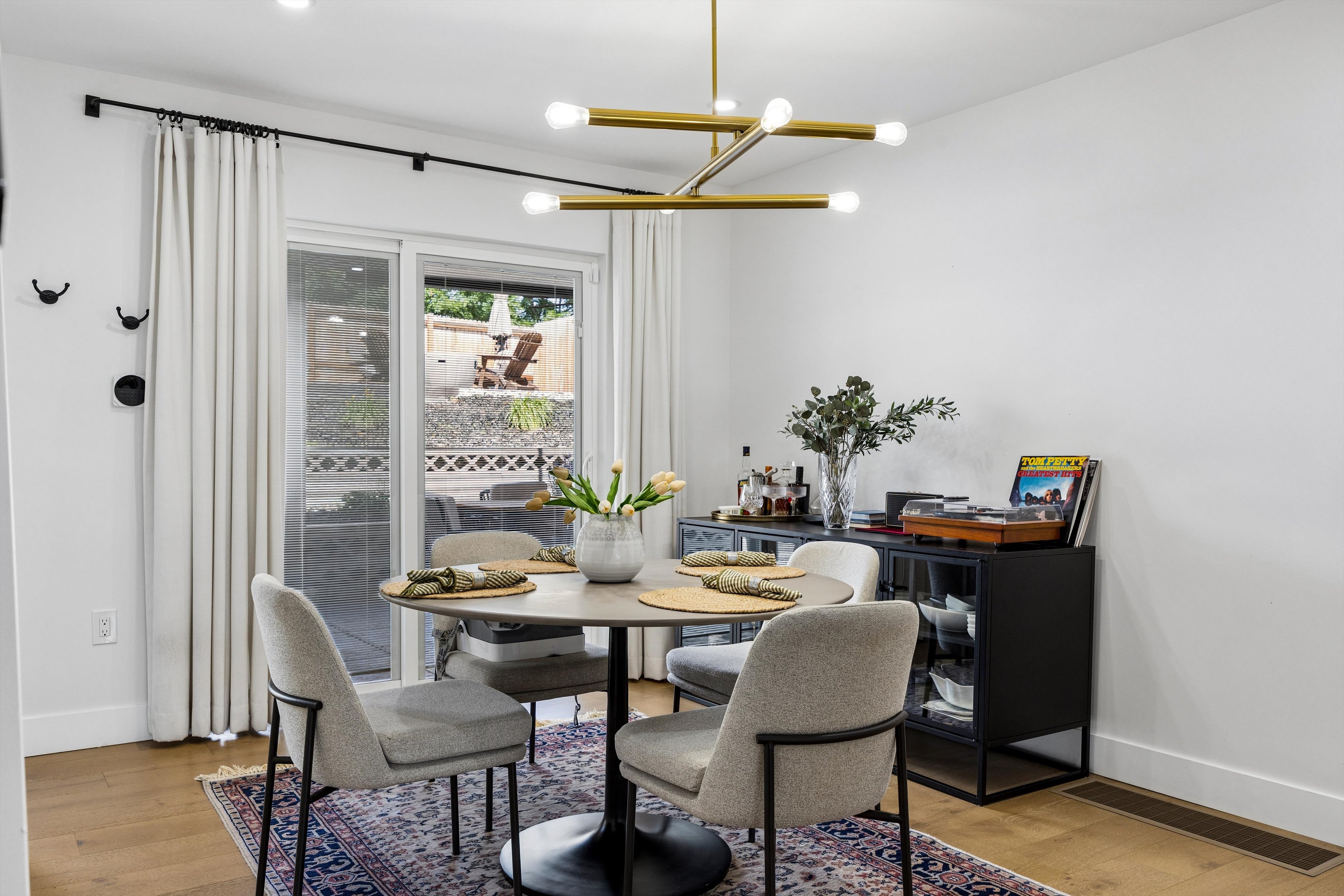  Beautifully renovated-perfect blend of modern functionality, thoughtful design - 物件實景