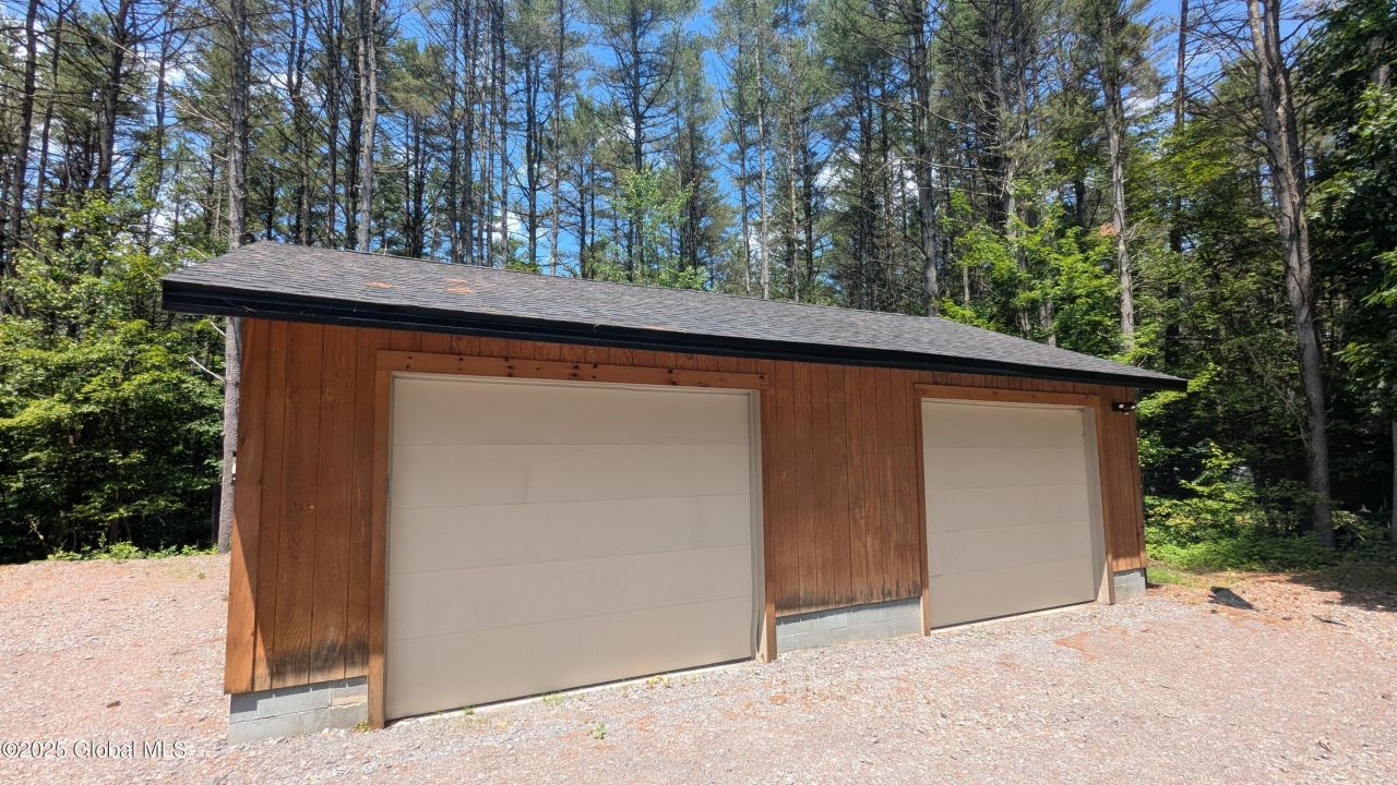 Gloversville, New York, 12078, United States, 2 Bedrooms Bedrooms, ,1 BathroomBathrooms,Residential,For Sale,1876319