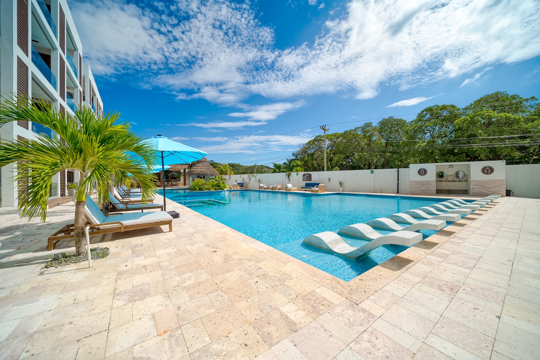  Top Floor Condo at Acqua di Mare, West Bay - 物件實景
