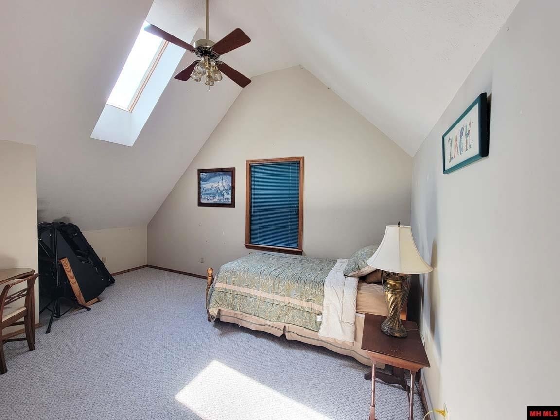 Mountain Home, Arkansas, 72653, United States, 4 Bedrooms Bedrooms, ,5 BathroomsBathrooms,Residential,For Sale,1981288