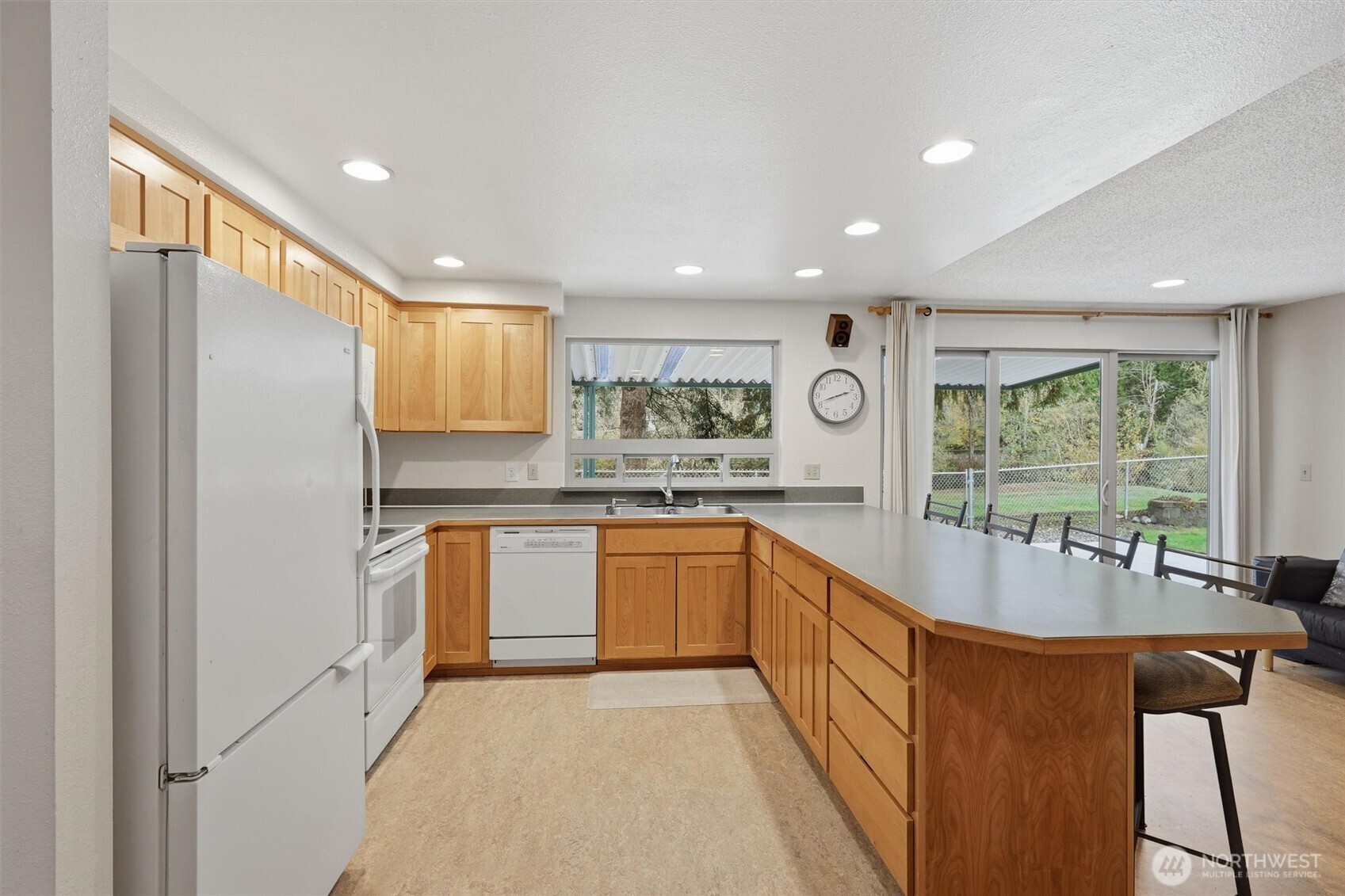 Auburn, Washington, 98002, United States, 3 Bedrooms Bedrooms, ,2 BathroomsBathrooms,Residential,For Sale,1994239