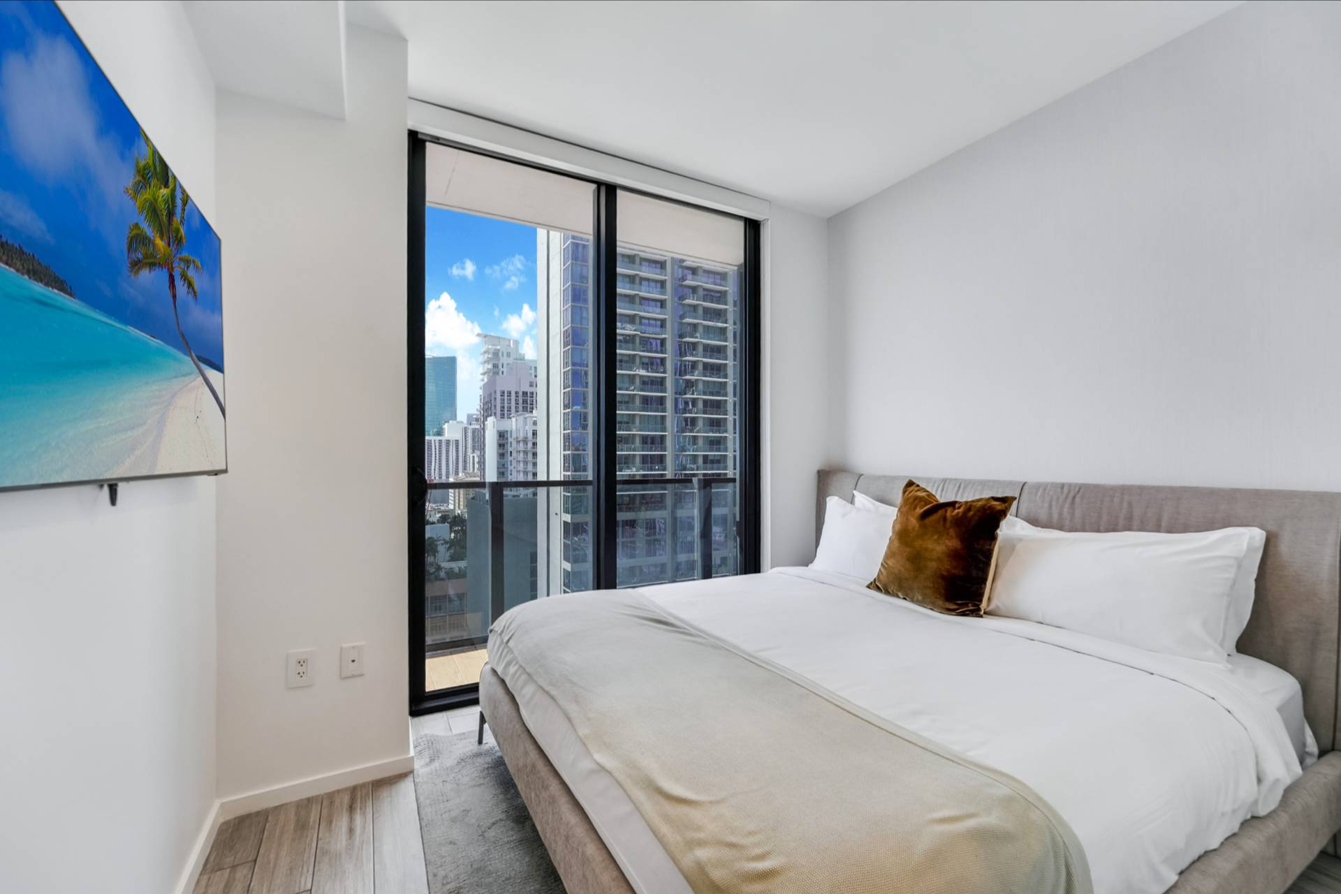  398 NE 5th St, Miami, FL, 33132 - 物件實景
