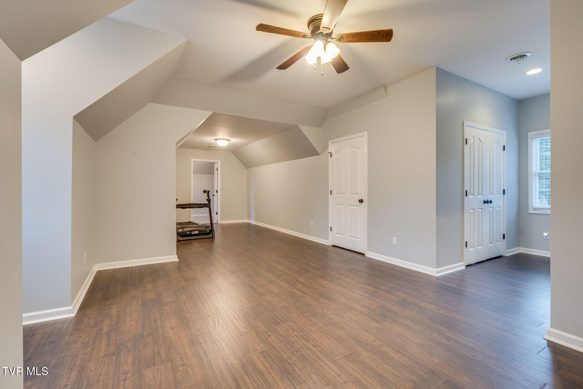 Gray, Tennessee, 37615, United States, 3 Bedrooms Bedrooms, ,4 BathroomsBathrooms,Residential,For Sale,1978151