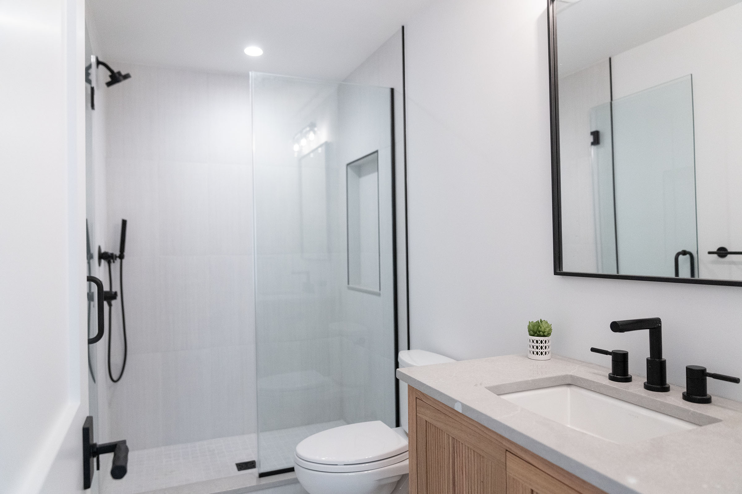 Southold, New York, 11971, United States, 4 Bedrooms Bedrooms, ,6 BathroomsBathrooms,Residential,For Sale,1976205