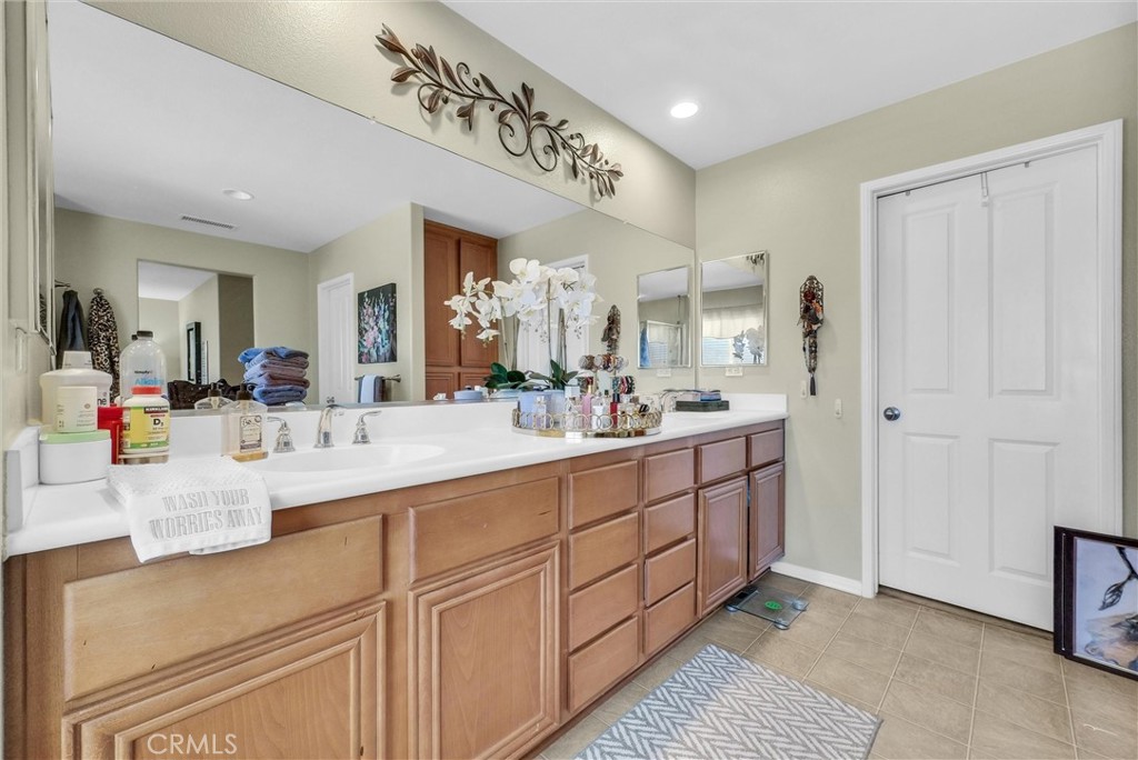 Lake Elsinore, California, 92530, United States, 3 Bedrooms Bedrooms, ,3 BathroomsBathrooms,Residential,For Sale,1880934