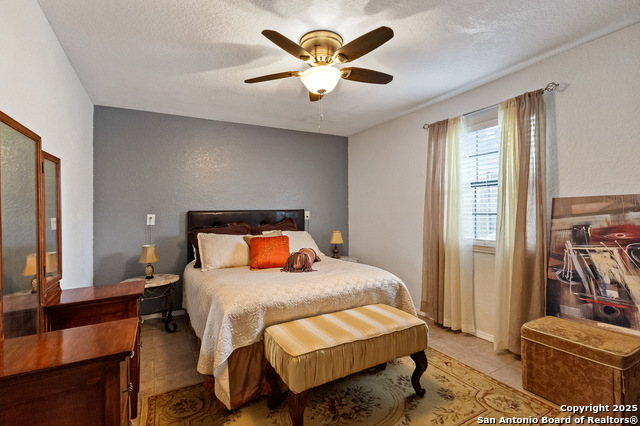 Floresville, Texas, 78114, United States, 6 Bedrooms Bedrooms, ,3 BathroomsBathrooms,Residential,For Sale,1754685
