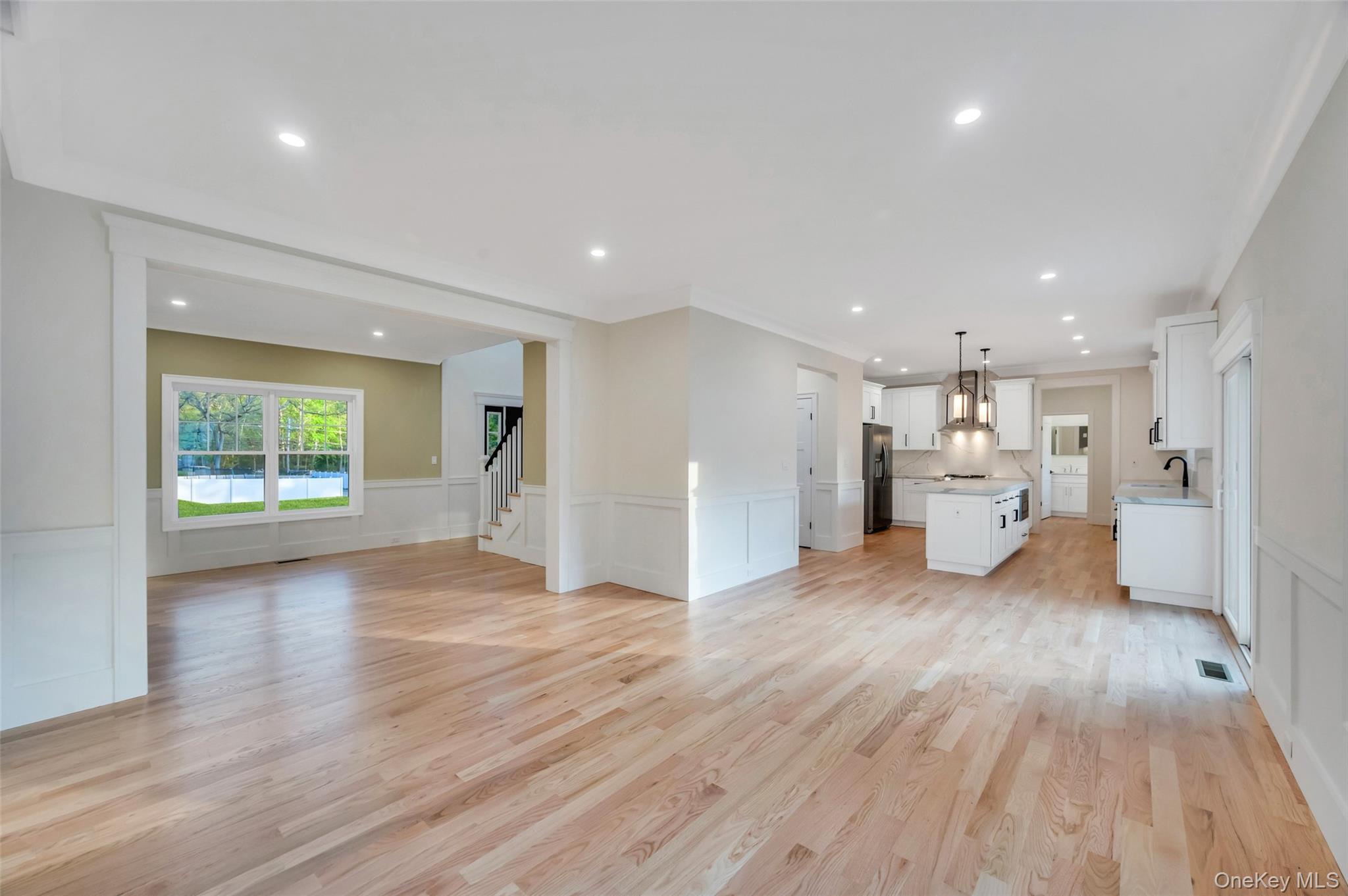 Smithtown, New York, 11787, United States, 4 Bedrooms Bedrooms, ,3 BathroomsBathrooms,Residential,For Sale,1934654