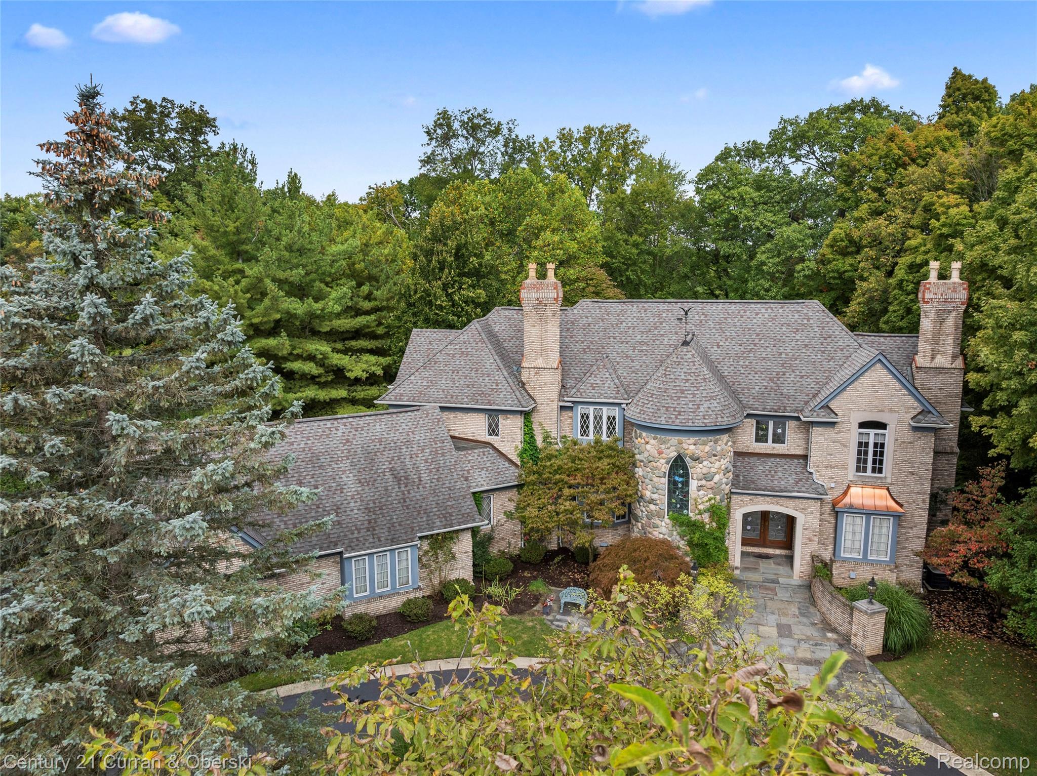 Farmington, Michigan, 48331, United States, 5 Bedrooms Bedrooms, ,6 BathroomsBathrooms,Residential,For Sale,1975363