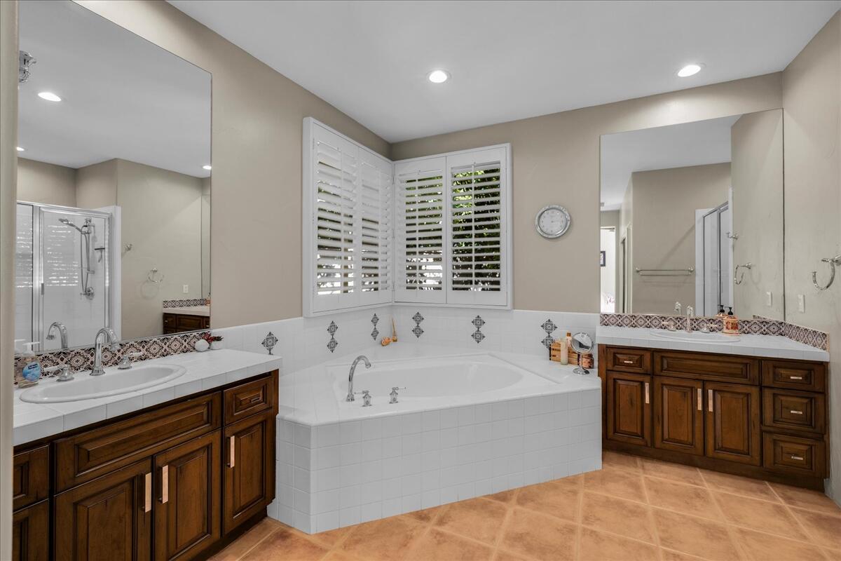 La Quinta, California, 92253, United States, 3 Bedrooms Bedrooms, ,3 BathroomsBathrooms,Residential,For Sale,1990308