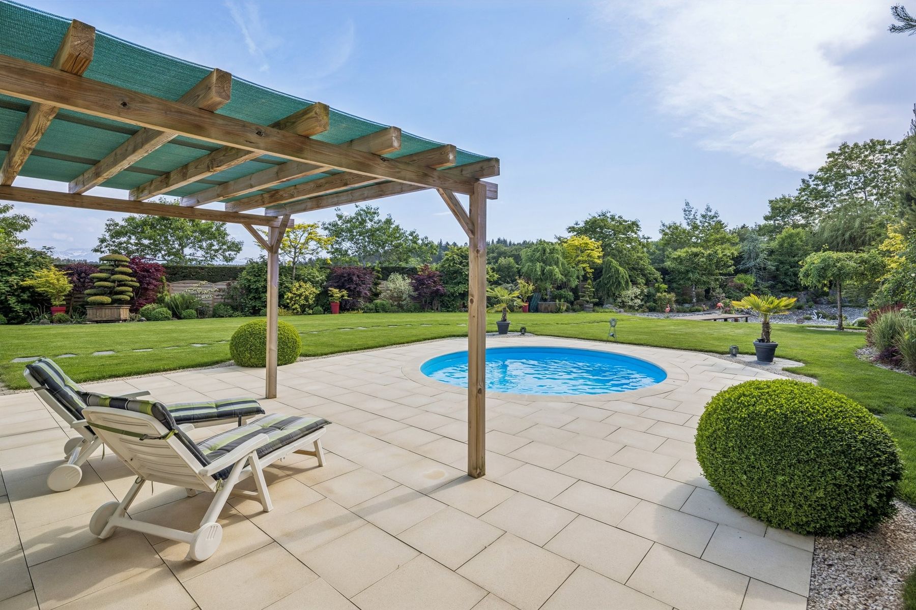  Exceptional 8-room residence with wooded grounds and swimming pool in Montprevey - 物件實景