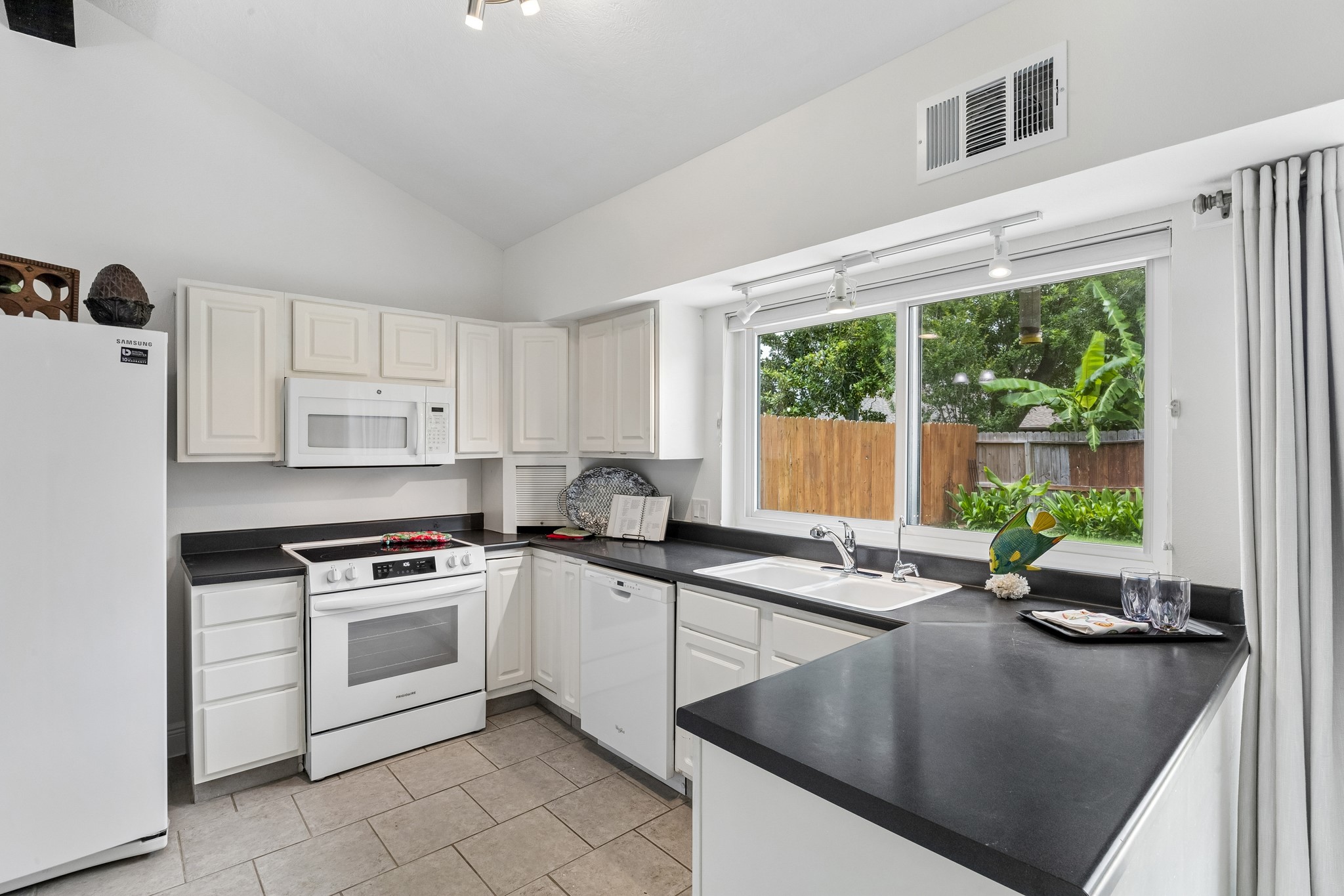  16407 Brookford Drive - 物件實景