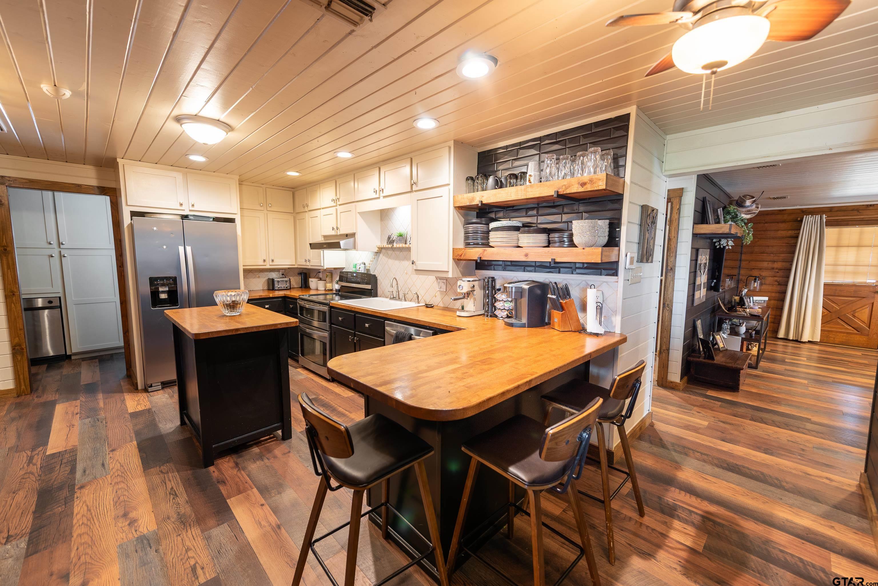 Mt Vernon, Texas, 75457, United States, 3 Bedrooms Bedrooms, ,3 BathroomsBathrooms,Residential,For Sale,1975148