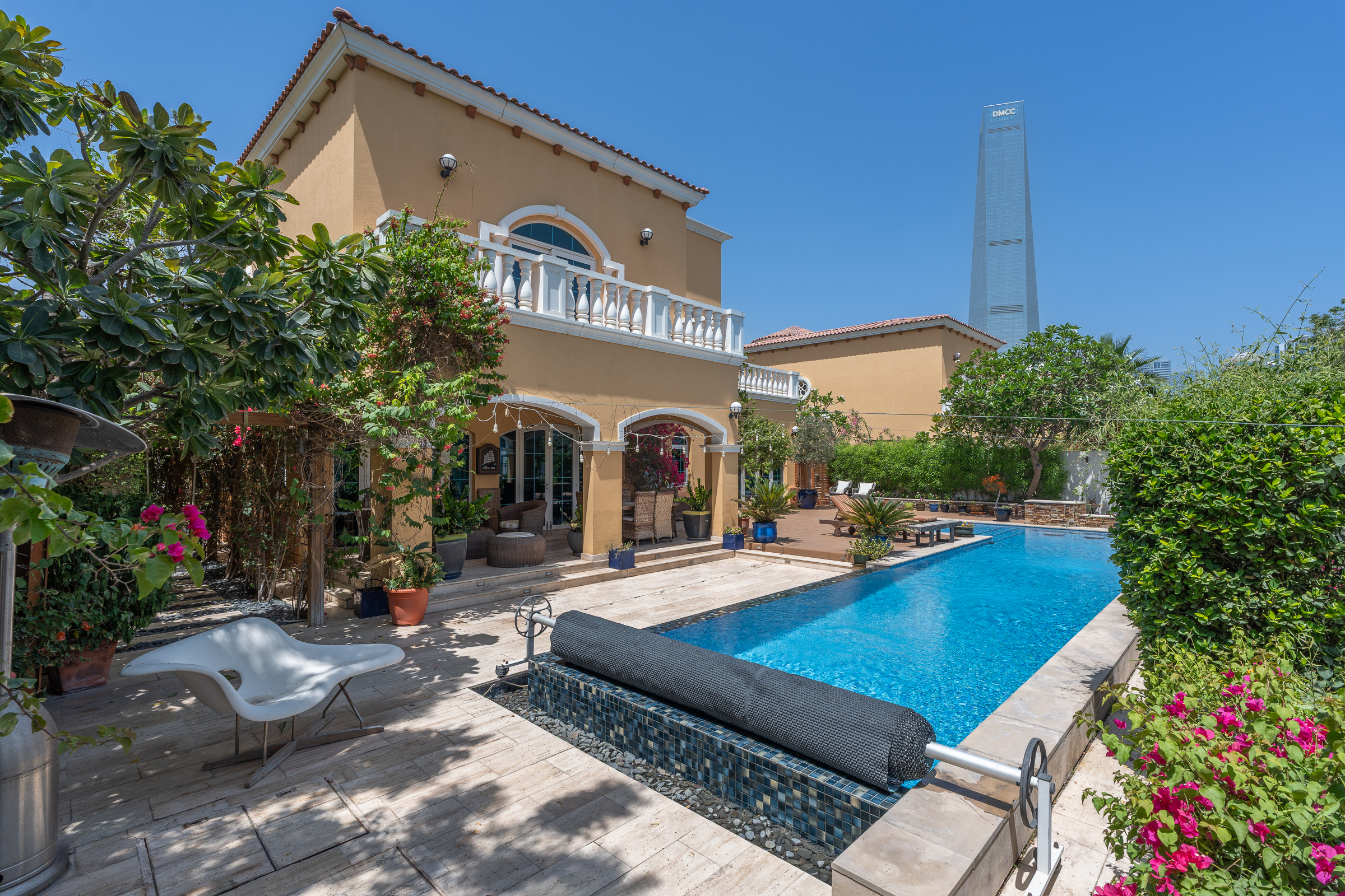  Stylish Semi-Upgraded Villa in Jumeirah Park - 物件實景