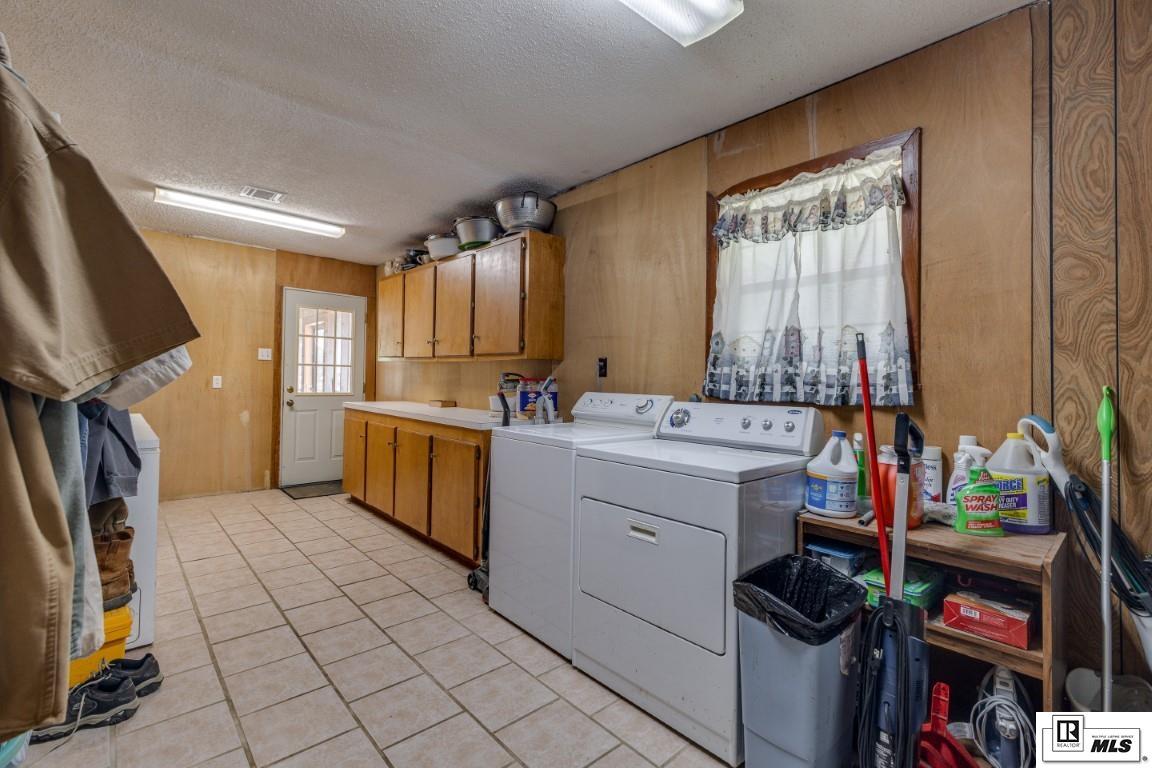 Rayville, Louisiana, 71269, United States, 3 Bedrooms Bedrooms, ,2 BathroomsBathrooms,Residential,For Sale,1847569