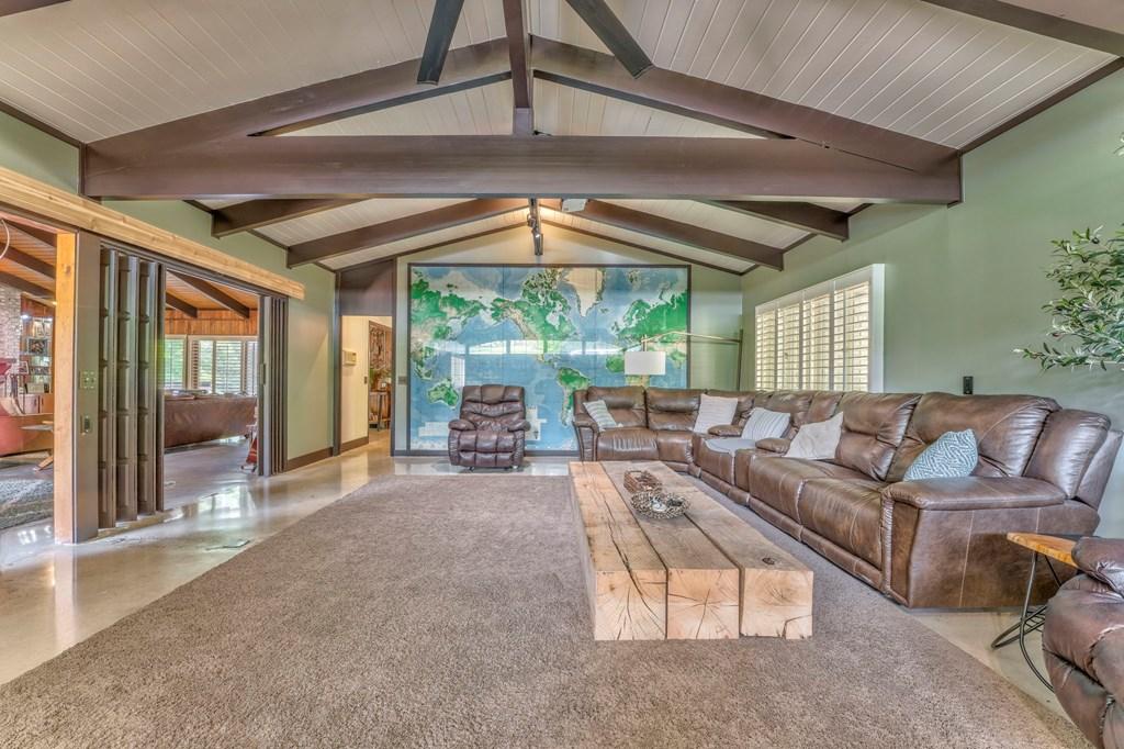 DALTON, Georgia, 30720, United States, 4 Bedrooms Bedrooms, ,5 BathroomsBathrooms,Residential,For Sale,1804321