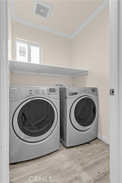 Los Angeles, California, 91605, United States, 5 Bedrooms Bedrooms, ,4 BathroomsBathrooms,Residential,For Sale,1979926