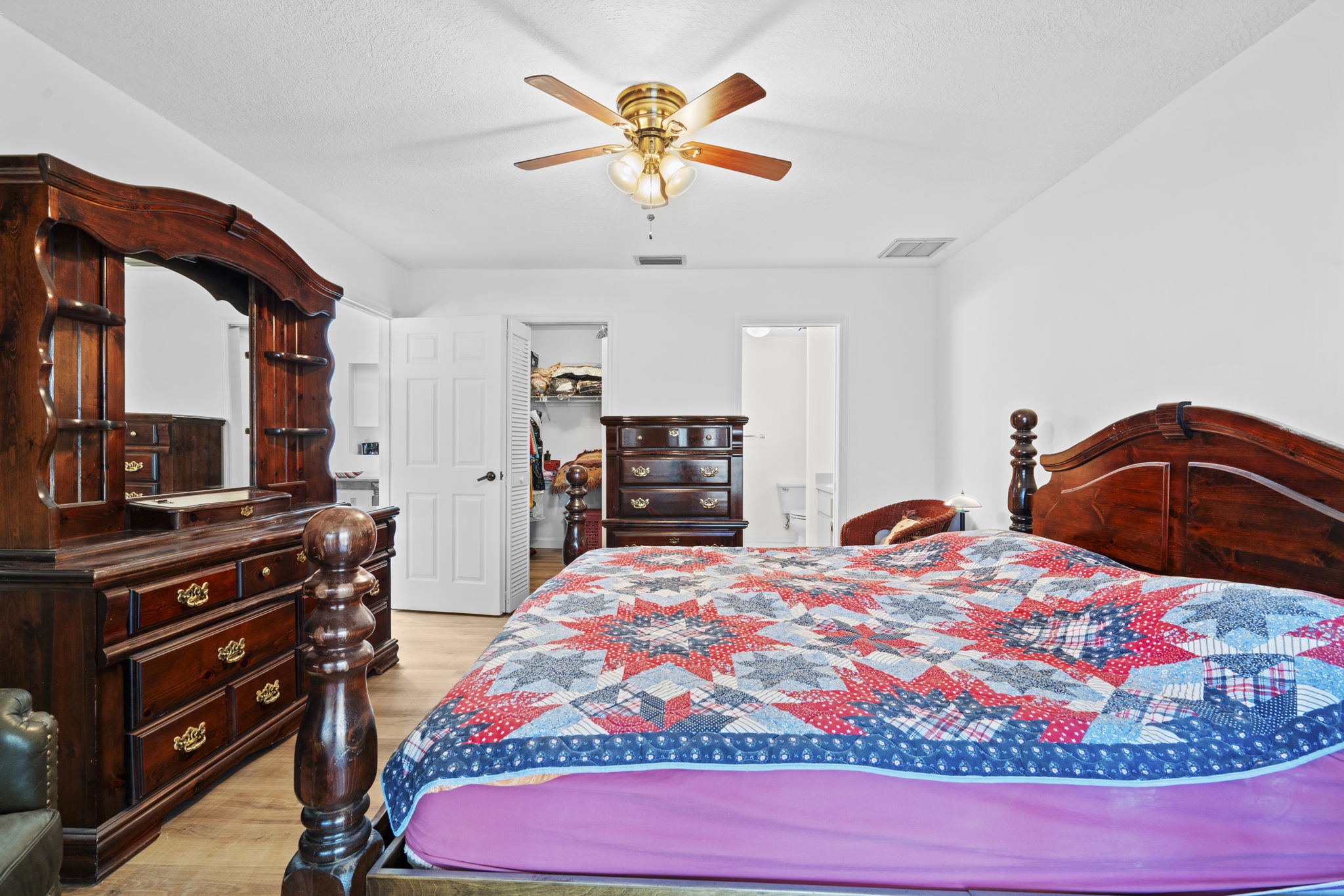 Tarpon Springs, Florida, 34689, United States, 3 Bedrooms Bedrooms, ,2 BathroomsBathrooms,Residential,For Sale,1976239