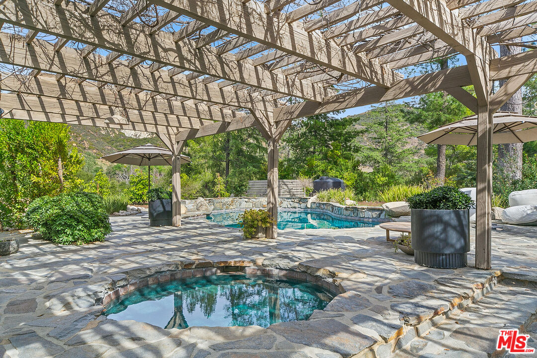 Calabasas, California, 91302, United States, 3 Bedrooms Bedrooms, ,2 BathroomsBathrooms,Residential,For Sale,1723181