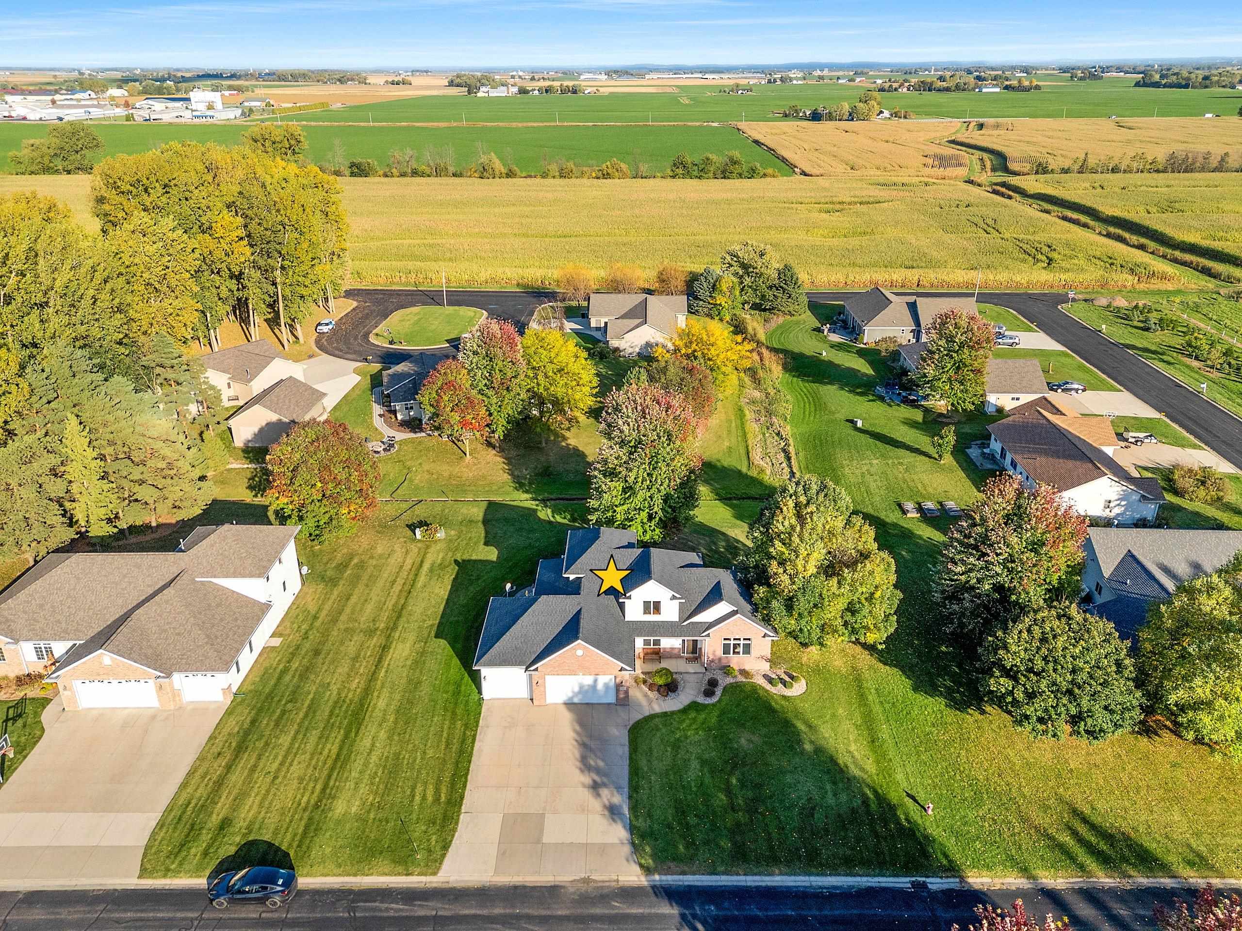 APPLETON, Wisconsin, 54913, United States, 4 Bedrooms Bedrooms, ,3 BathroomsBathrooms,Residential,For Sale,1960996