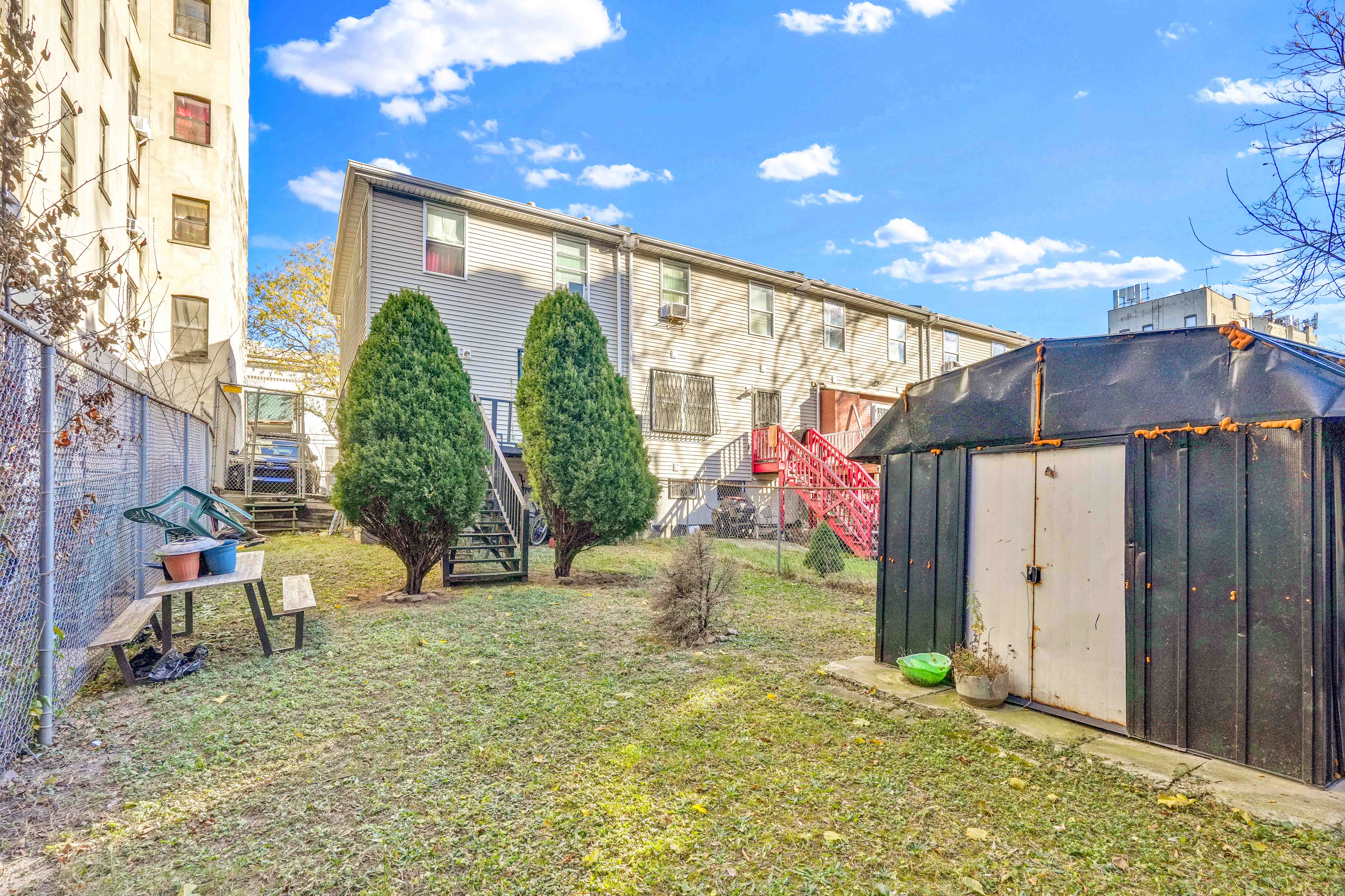 Bronx, New York, 10454, United States, 3 Bedrooms Bedrooms, ,2 BathroomsBathrooms,Residential,For Sale,2005625