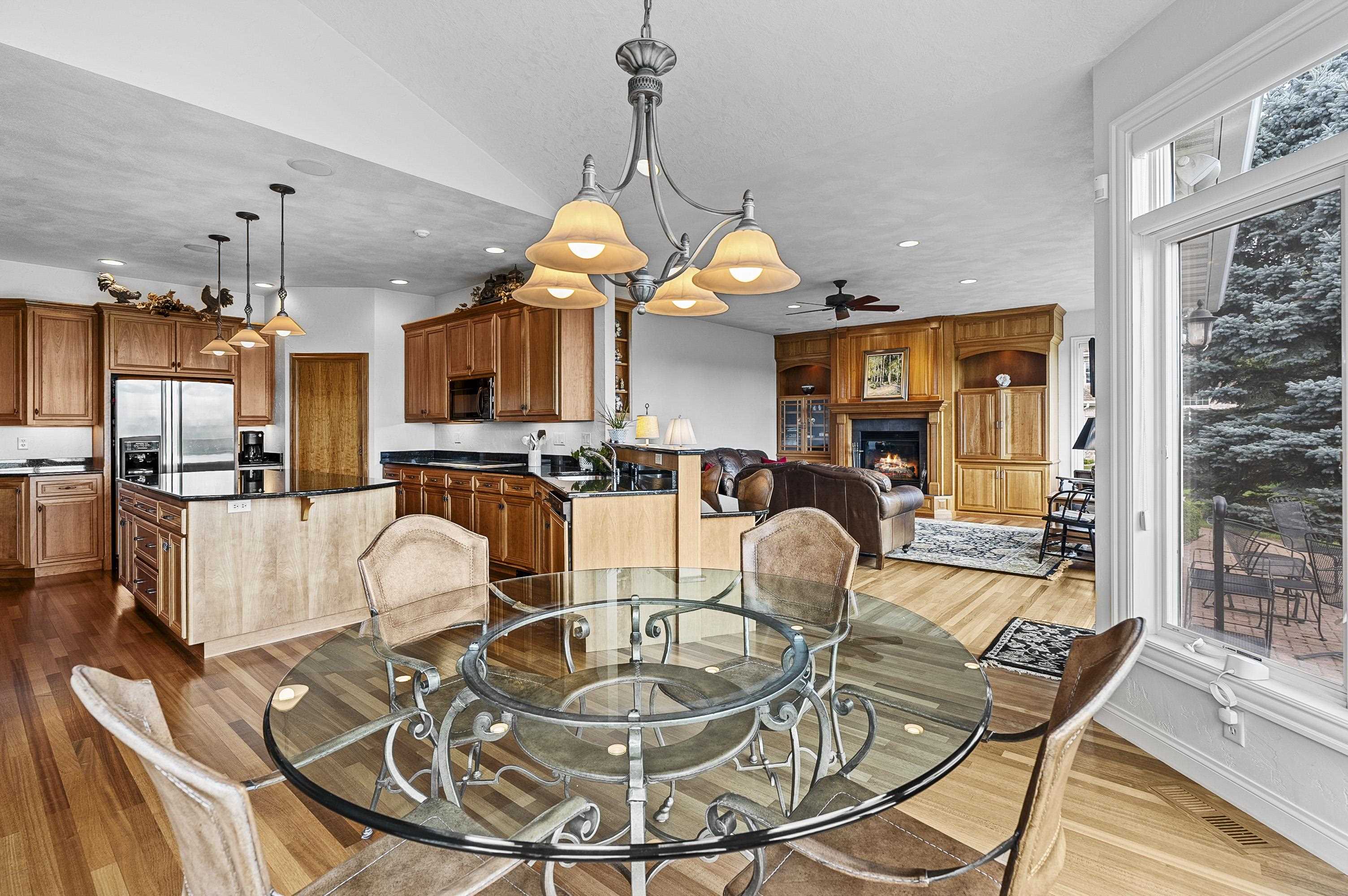 NEENAH, Wisconsin, 54956, United States, 3 Bedrooms Bedrooms, ,3 BathroomsBathrooms,Residential,For Sale,1927222