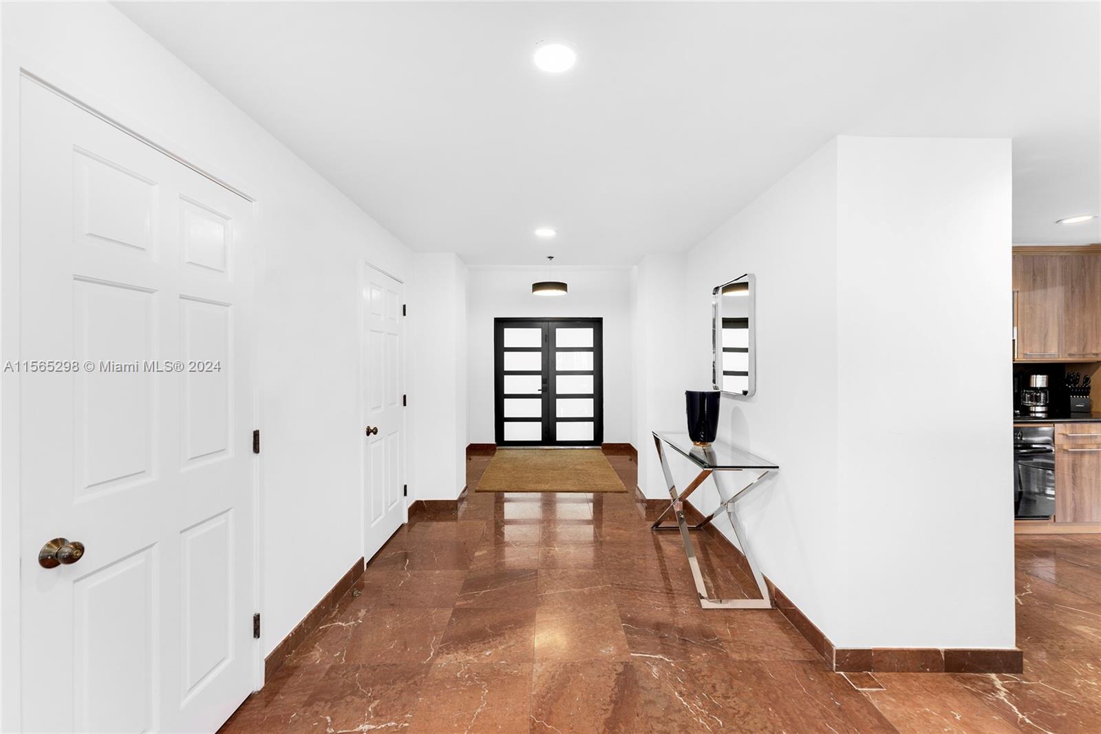 Miami Beach, Florida, 33109, United States, 3 Bedrooms Bedrooms, ,4 BathroomsBathrooms,Residential,For Sale,1926263