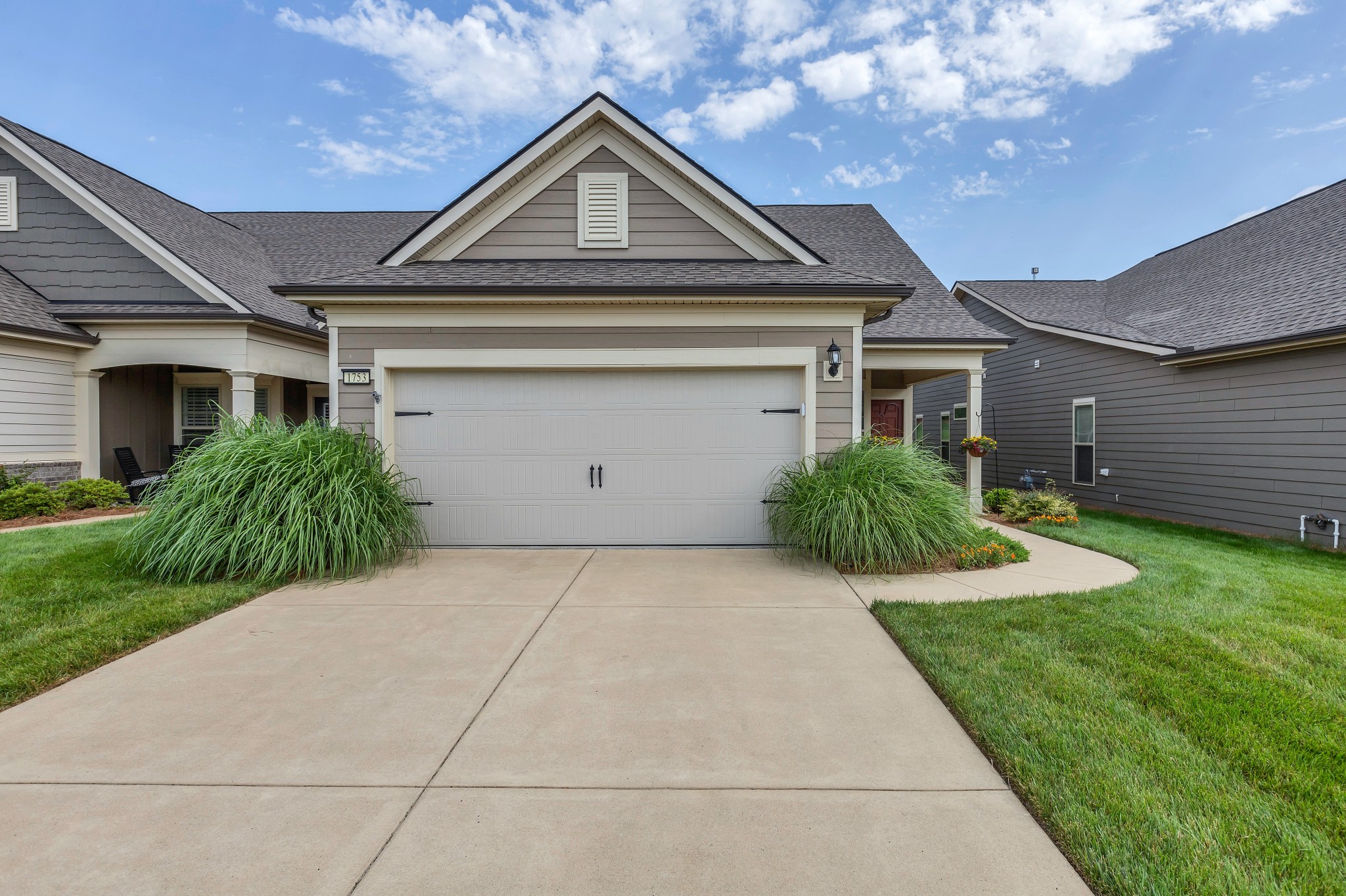 Spring Hill, Tennessee, 37174, United States, 3 Bedrooms Bedrooms, ,2 BathroomsBathrooms,Residential,For Sale,1821005