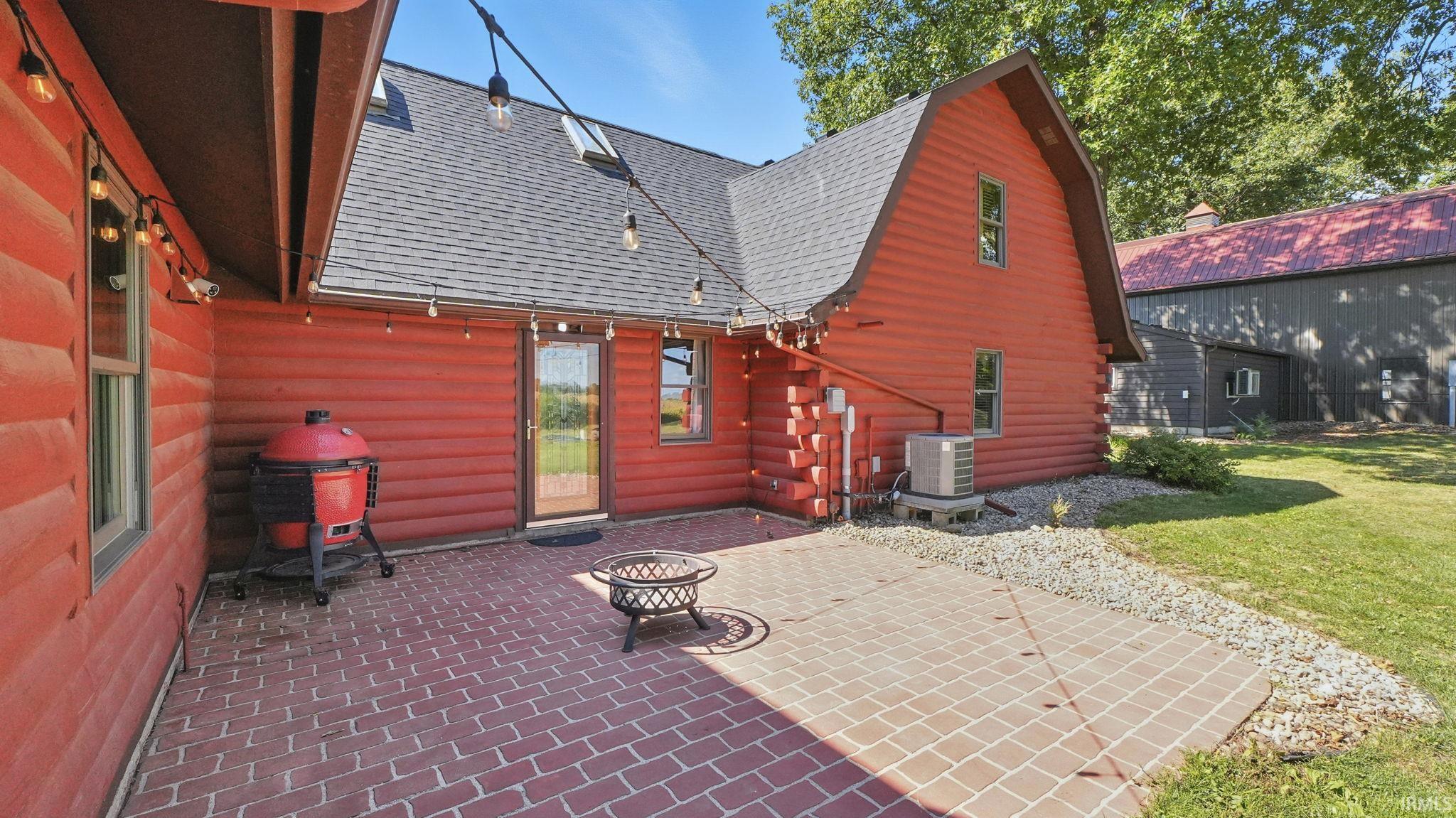Columbia City, Indiana, 46725-7594, United States, 4 Bedrooms Bedrooms, ,2 BathroomsBathrooms,Residential,For Sale,1938058