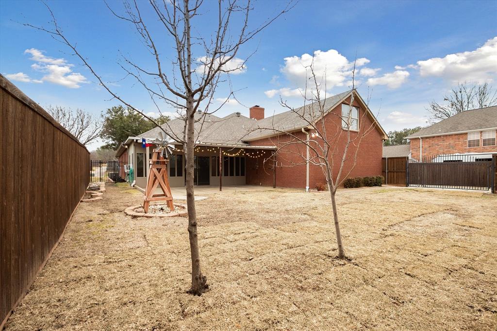 Denton, Texas, 76205, United States, 4 Bedrooms Bedrooms, ,4 BathroomsBathrooms,Residential,For Sale,1915796