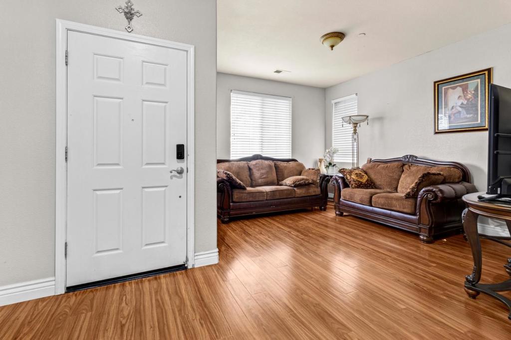 Greenfield, California, 93927, United States, 4 Bedrooms Bedrooms, ,3 BathroomsBathrooms,Residential,For Sale,1990832