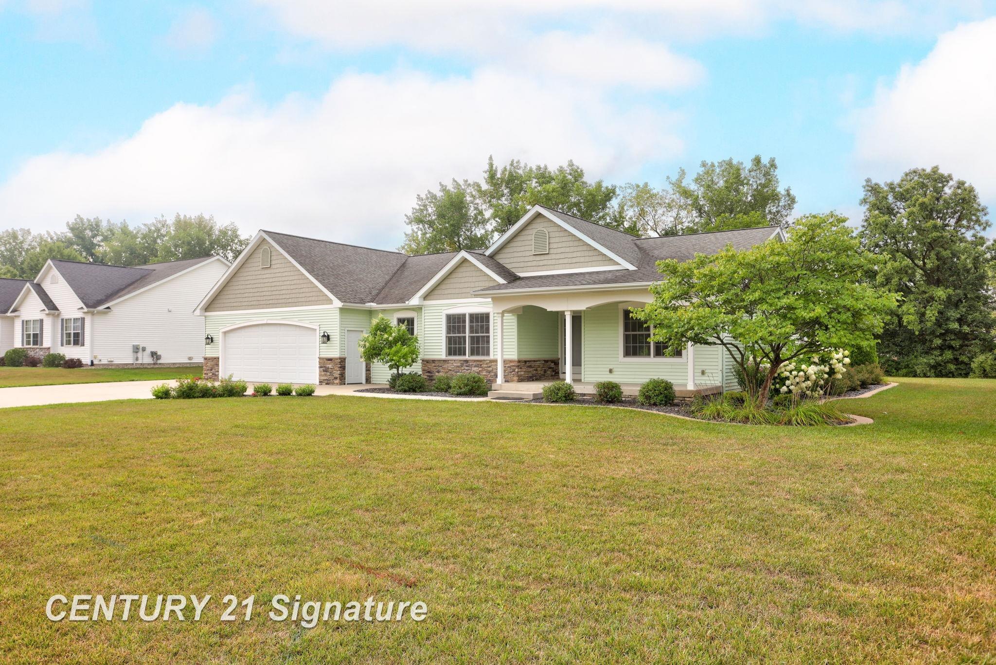 Freeland, Michigan, 48623, United States, 4 Bedrooms Bedrooms, ,3 BathroomsBathrooms,Residential,For Sale,1924442