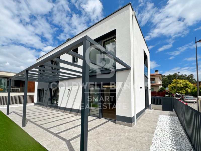 Rua Dulzaina A Coru?a, Oleiros, Oleiros A Coru?a, Oleiros, Galicia, ES, 4 Bedrooms Bedrooms, ,3 BathroomsBathrooms,Residential,For Sale,Rua Dulzaina A Coru?a, Oleiros, Oleiros A Coru?a,1487464
