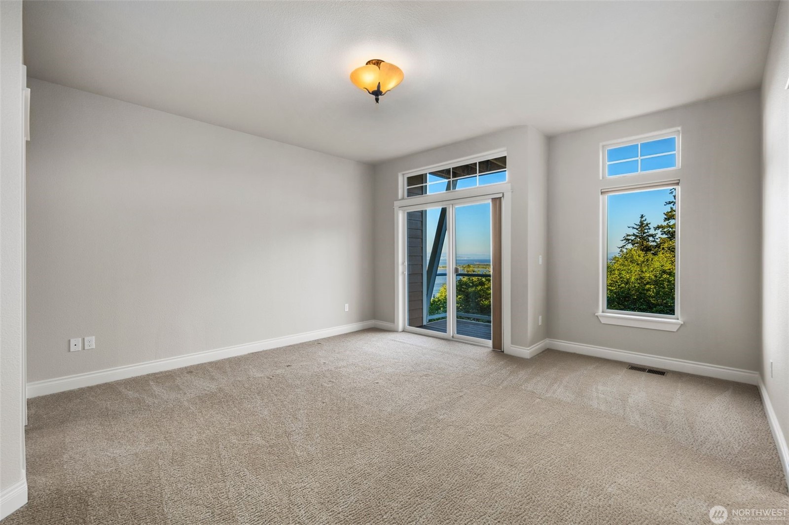 Ilwaco, Washington, 98624, United States, 3 Bedrooms Bedrooms, ,3 BathroomsBathrooms,Residential,For Sale,1978270