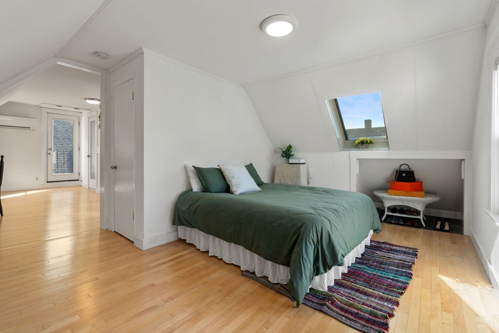 Somerville, Massachusetts, 02145, United States, 5 Bedrooms Bedrooms, ,3 BathroomsBathrooms,Residential,For Sale,1818195