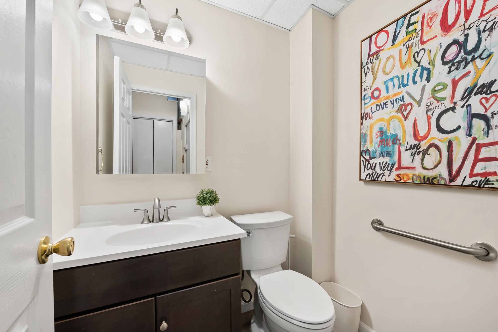 Union City, New Jersey, 07087, United States, 3 Bedrooms Bedrooms, ,2 BathroomsBathrooms,Residential,For Sale,2002067