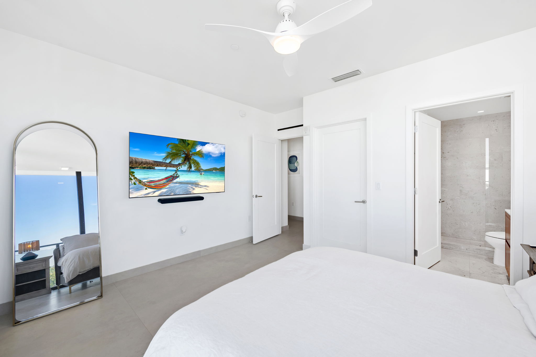  3581 E Glencoe Street, Miami, FL, 33133 - 物件實景