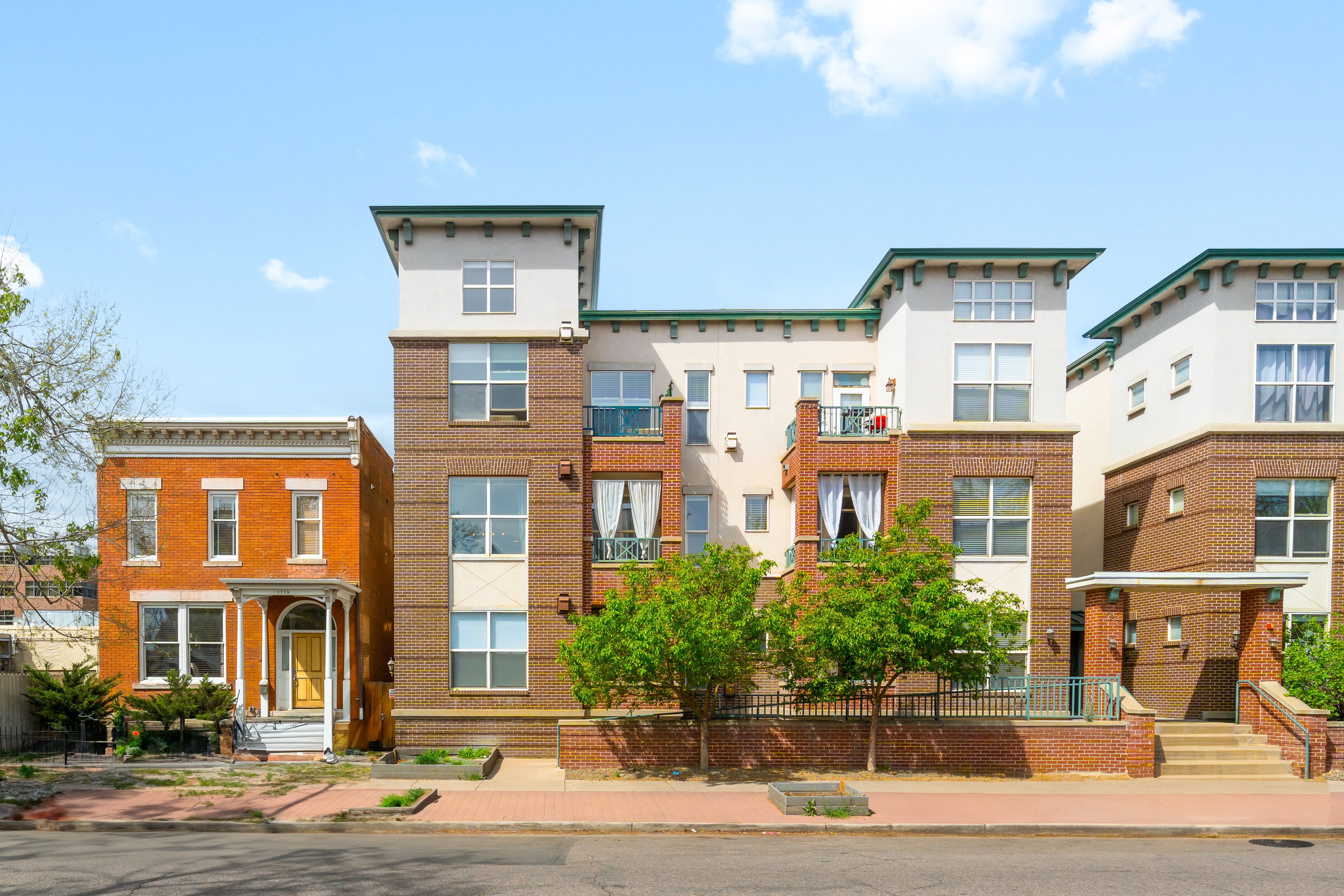  Window-Wrapped Corner Unit - 物件實景