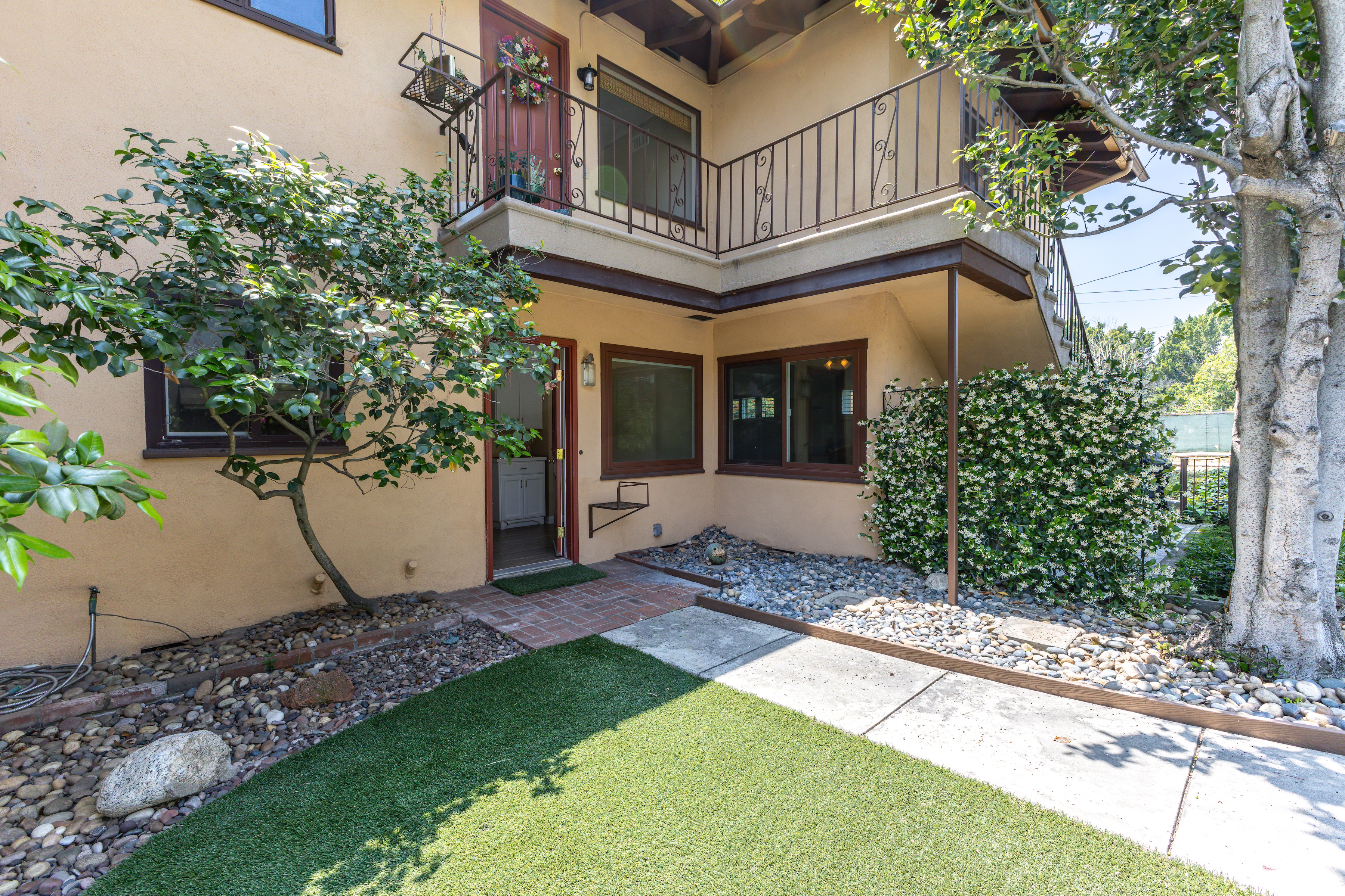  2391 El Molino Ave - 物件實景