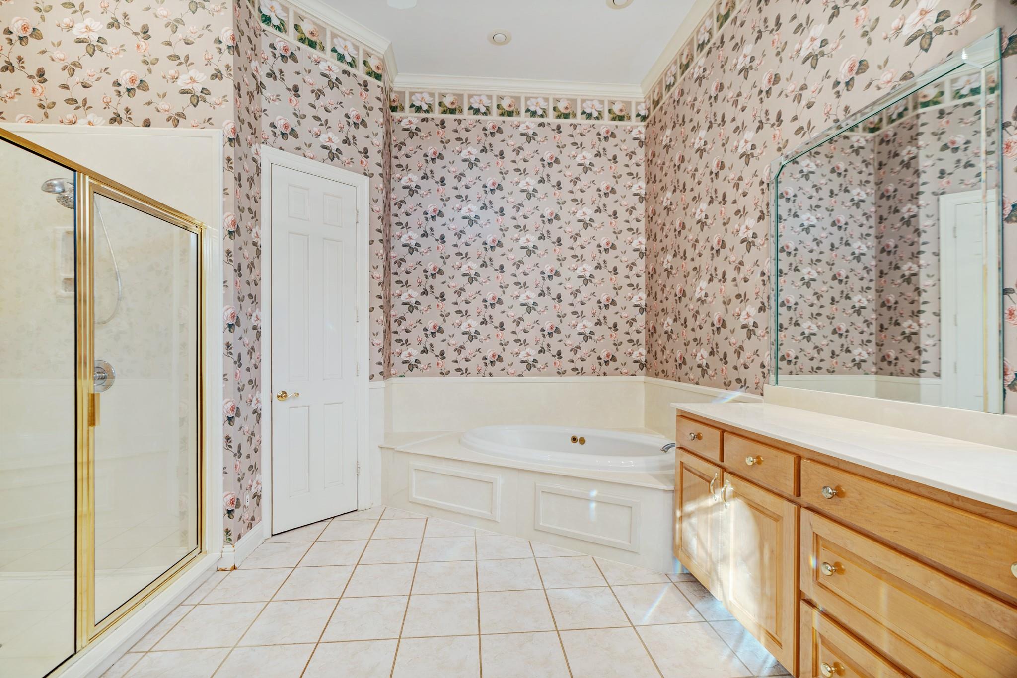 Paris, Texas, 75462, United States, 5 Bedrooms Bedrooms, ,5 BathroomsBathrooms,Residential,For Sale,1990827